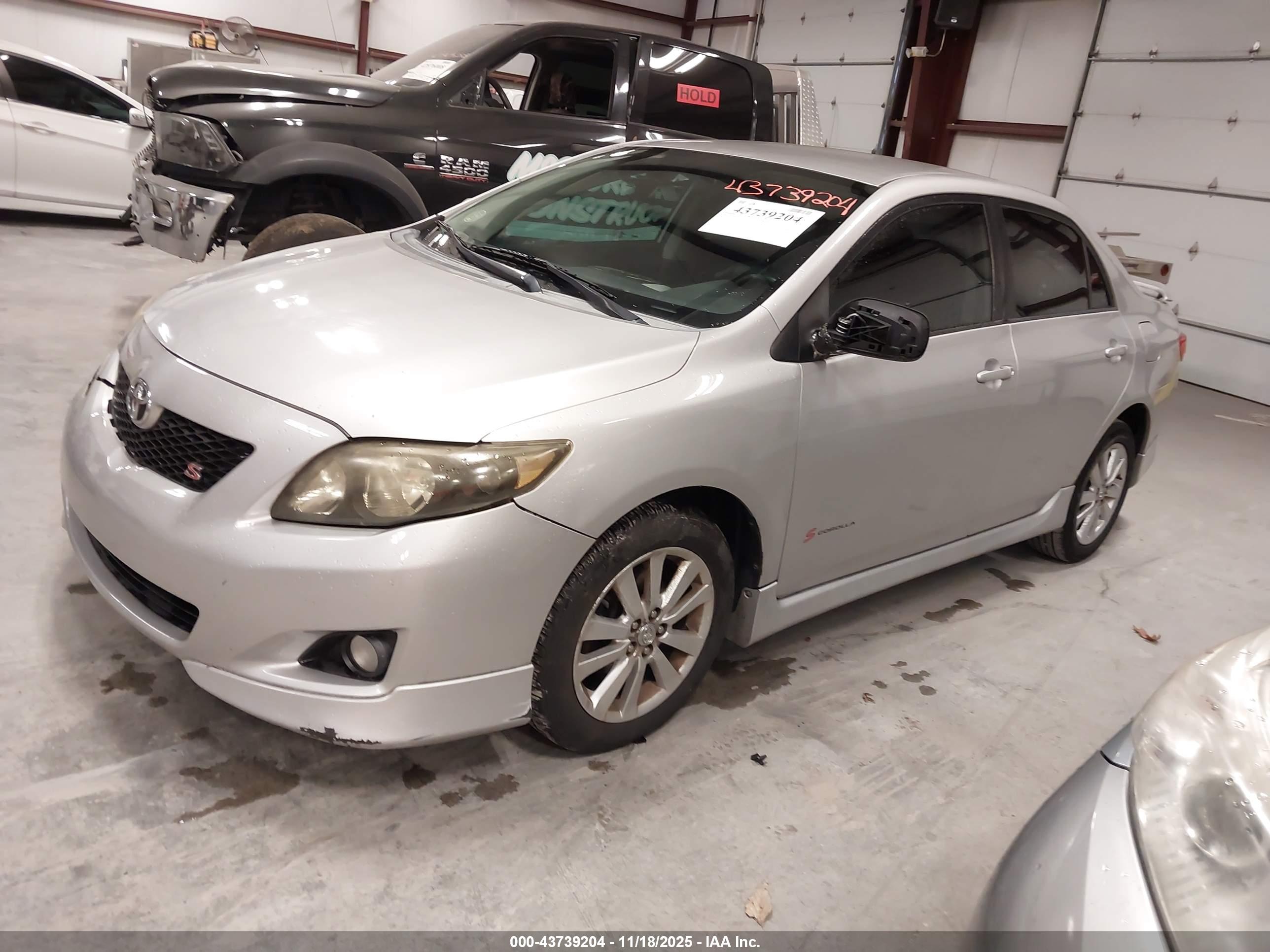 TOYOTA COROLLA image 2