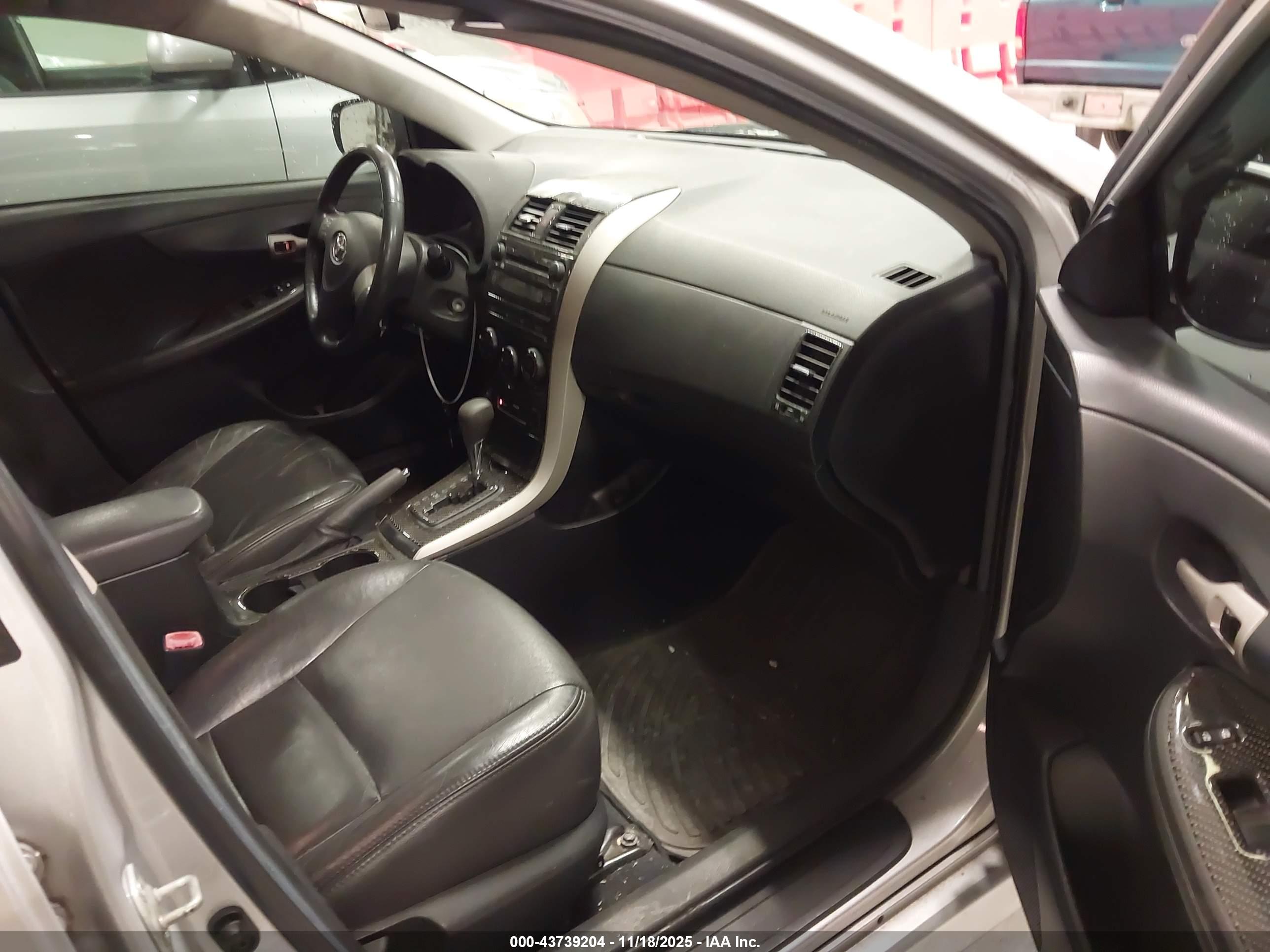 TOYOTA COROLLA image 5