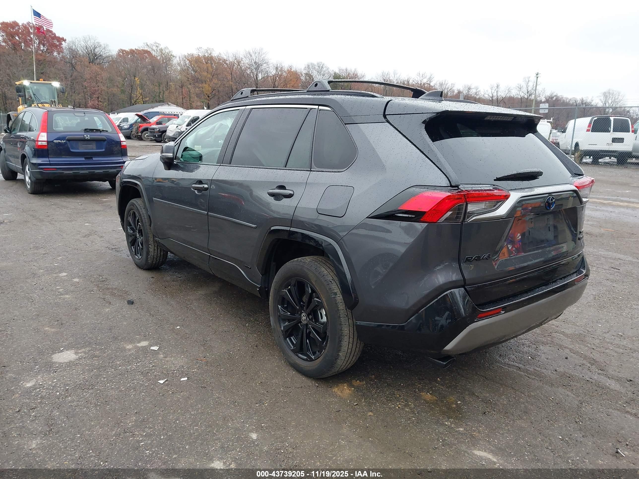 TOYOTA RAV4 image 3