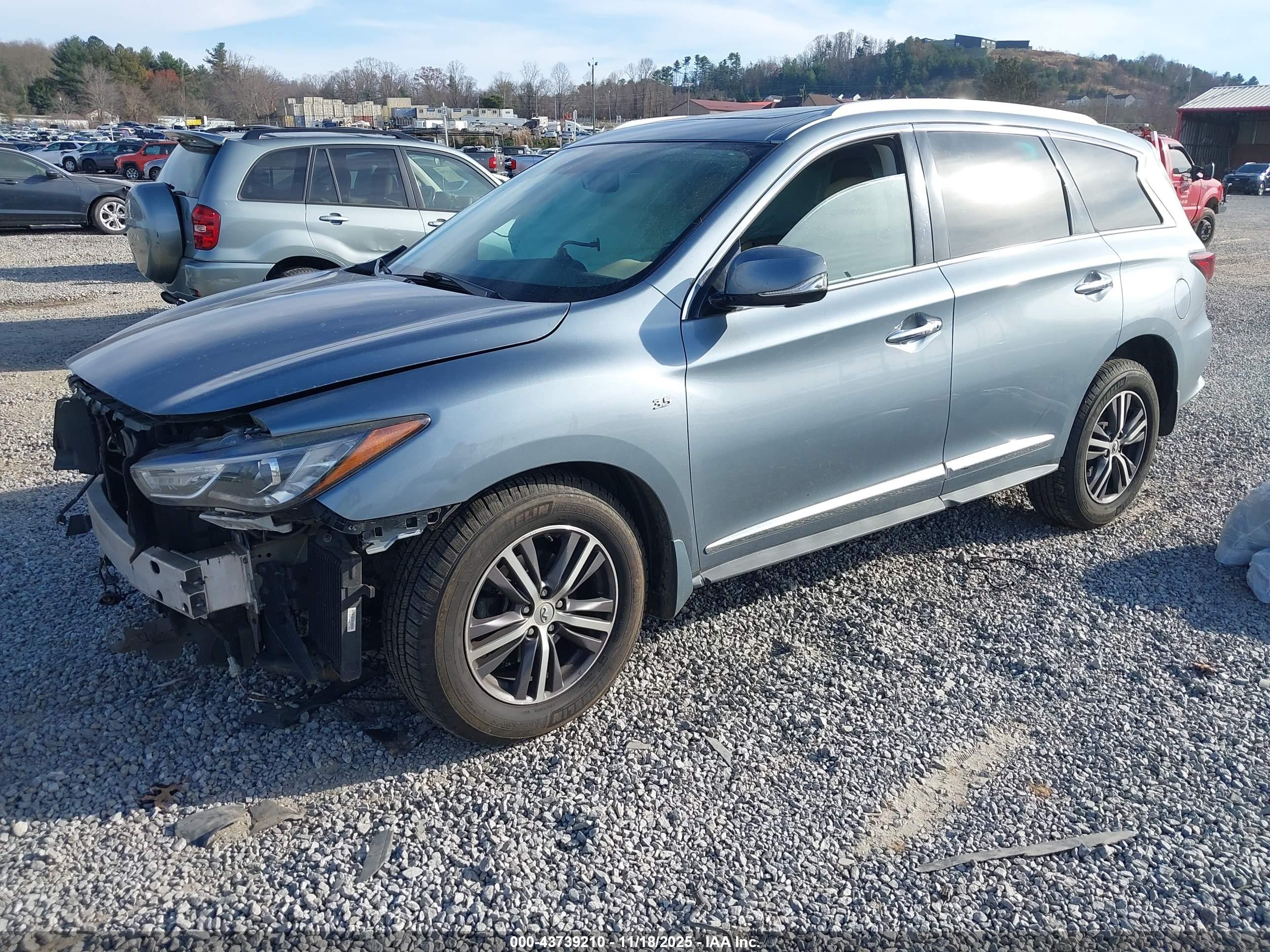 INFINITI QX60 image 2