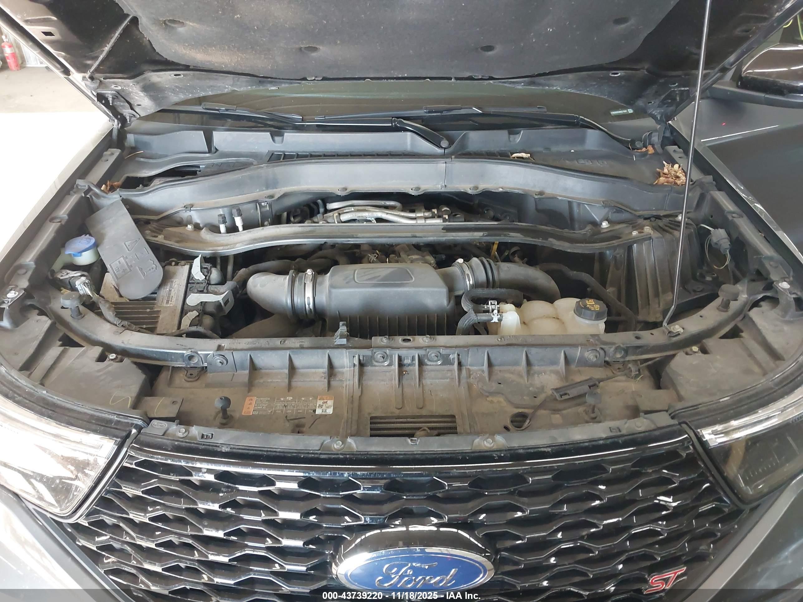 FORD EXPLORER image 10
