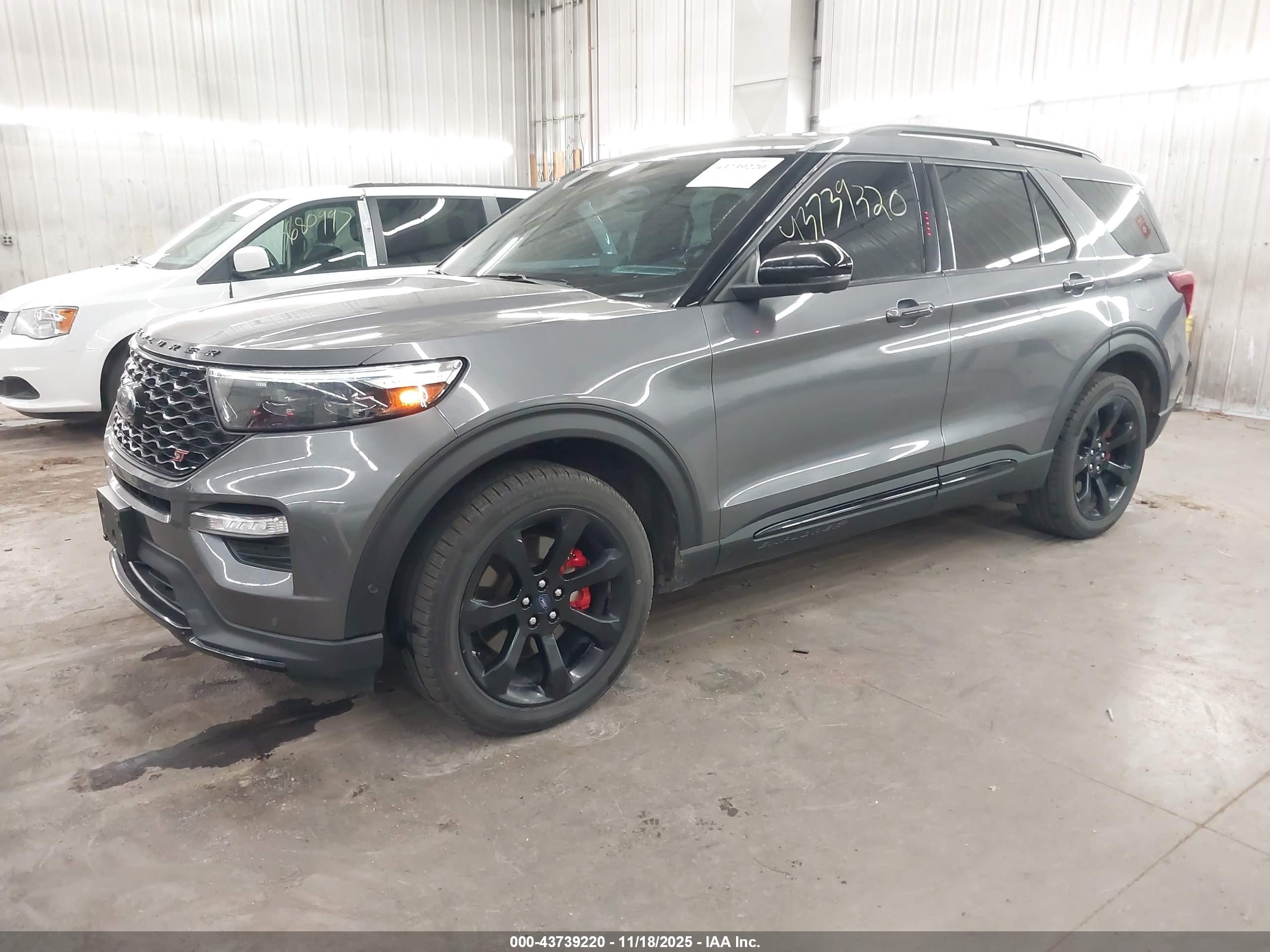 FORD EXPLORER image 2