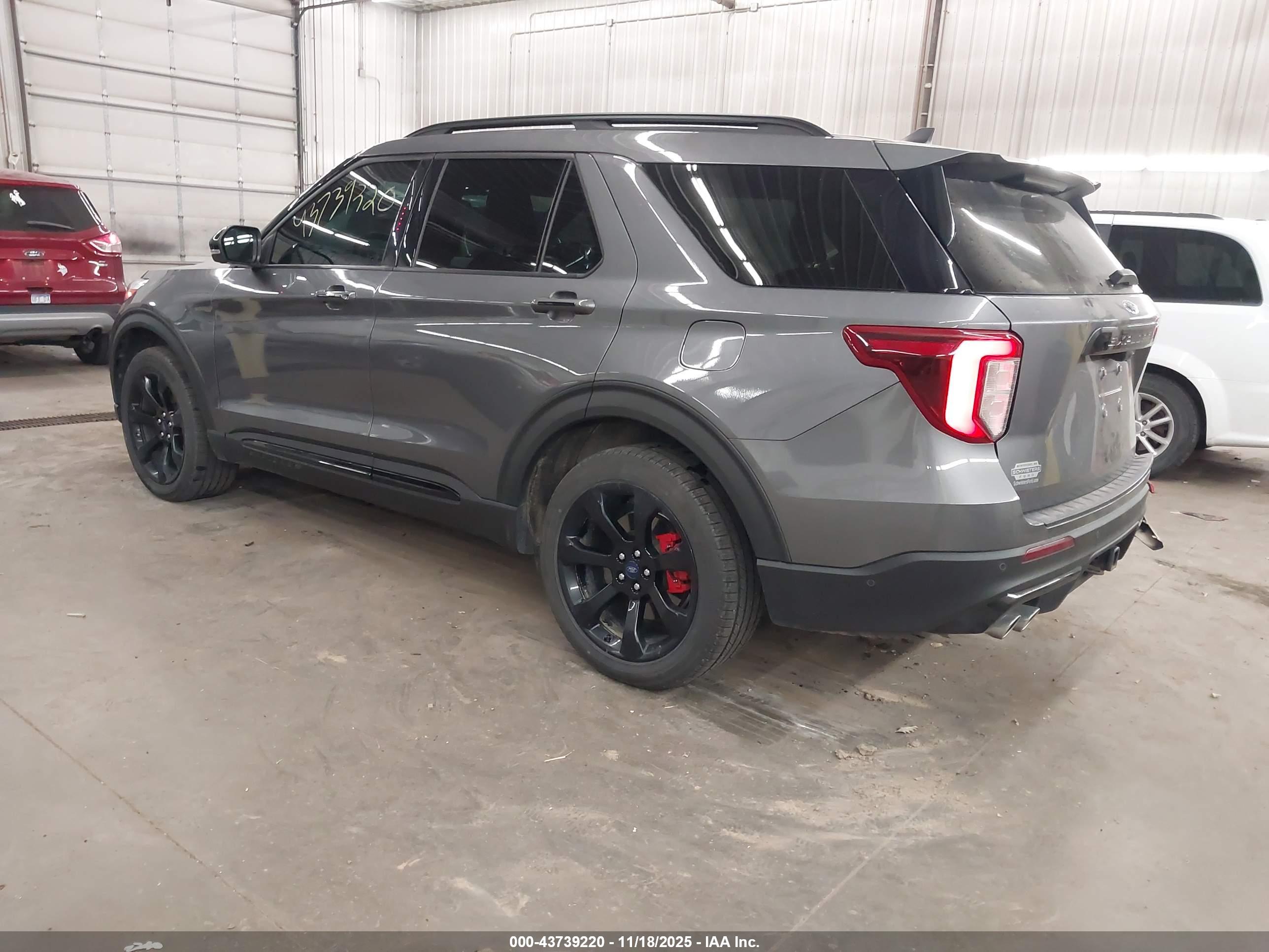 FORD EXPLORER image 3