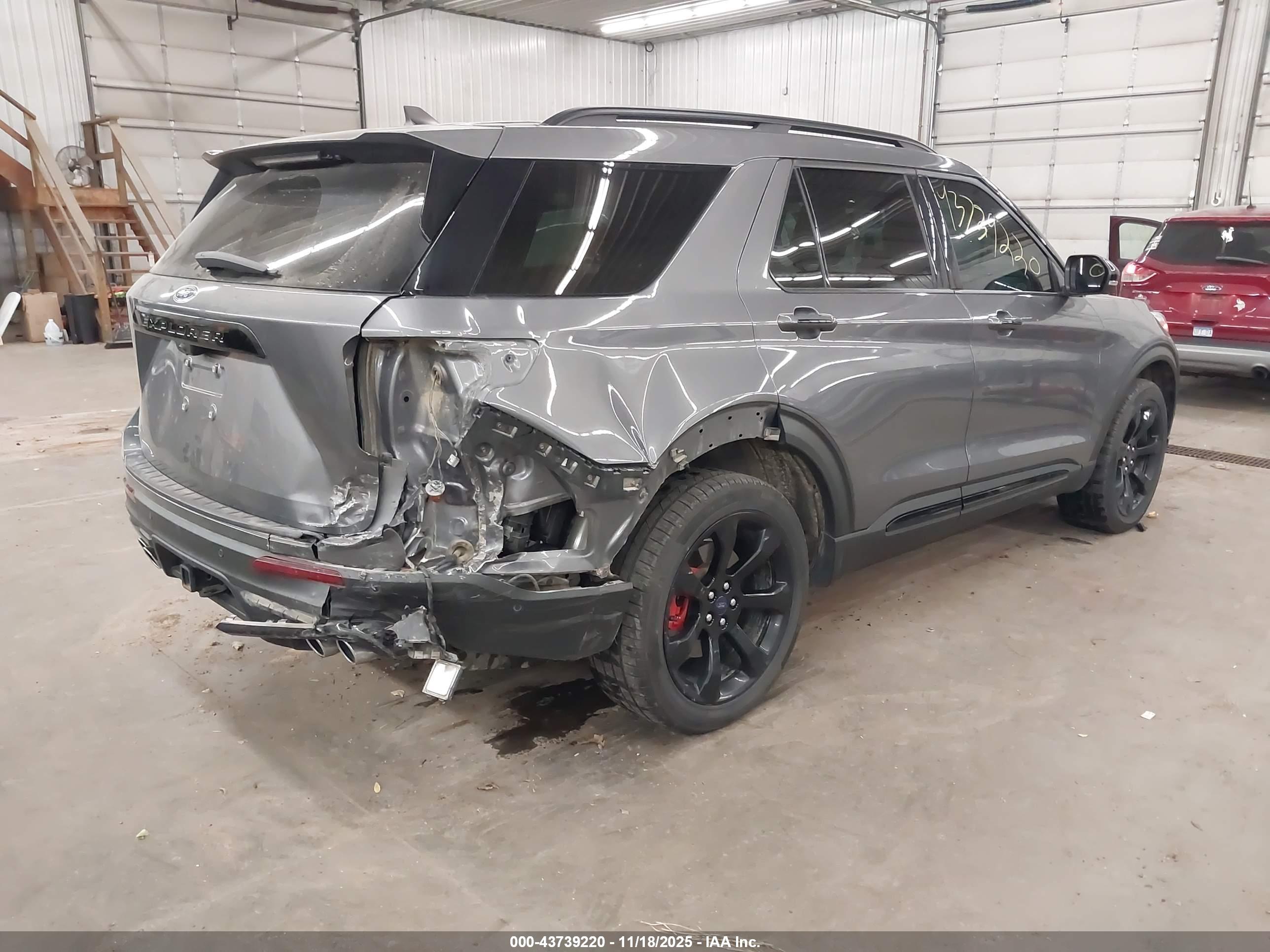 FORD EXPLORER image 4