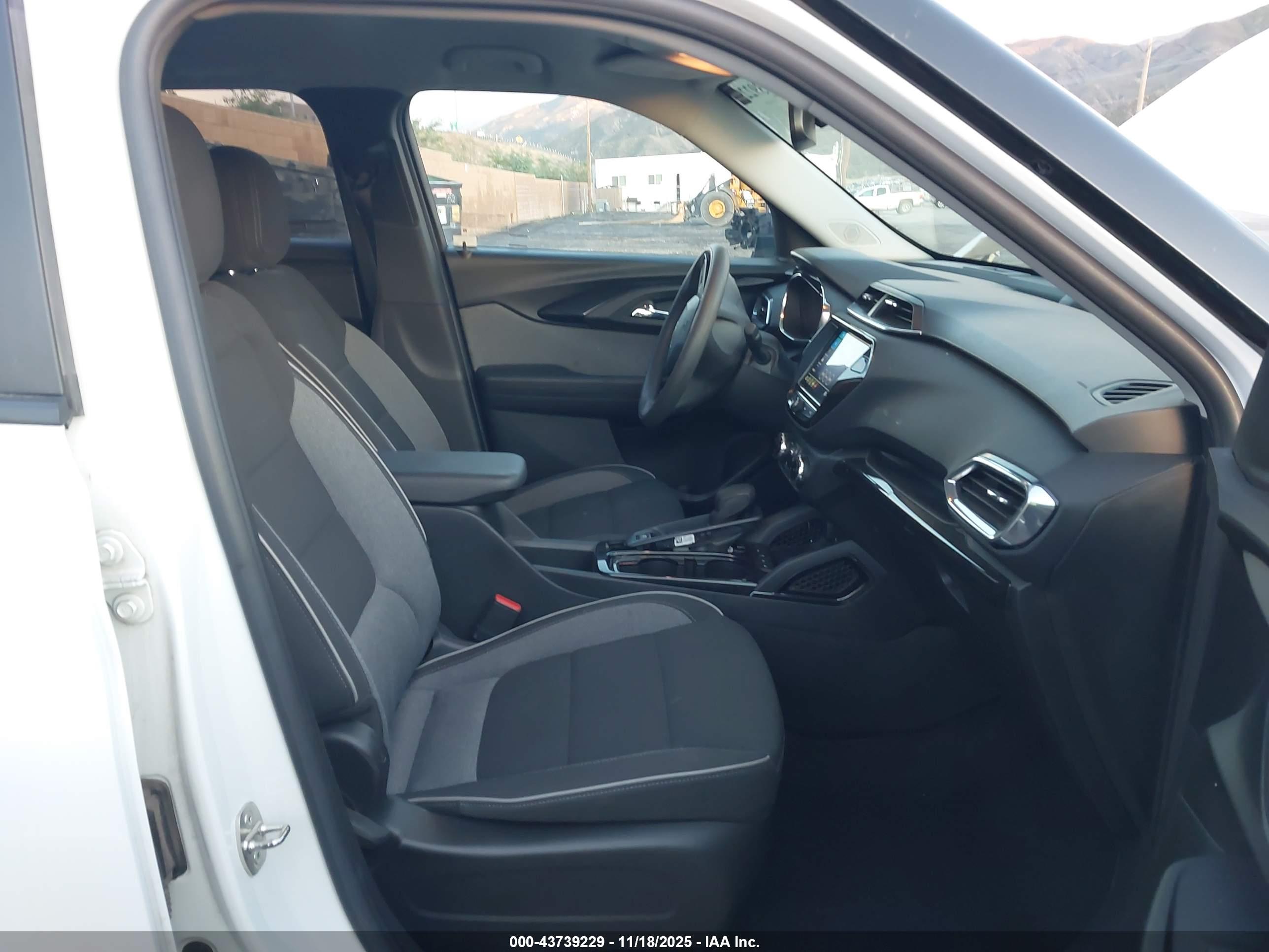 CHEVROLET TRAILBLAZER image 5