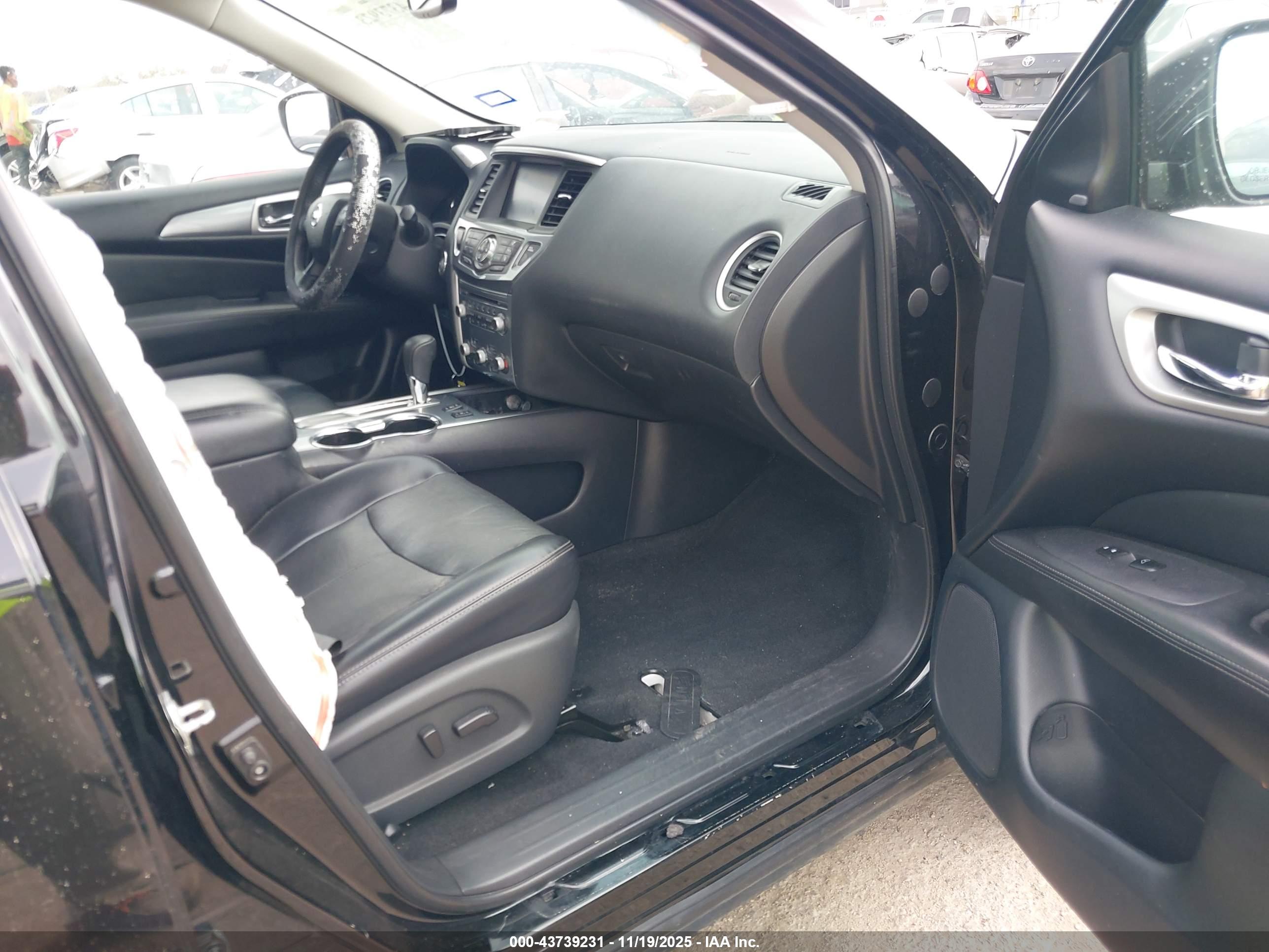 NISSAN PATHFINDER image 5
