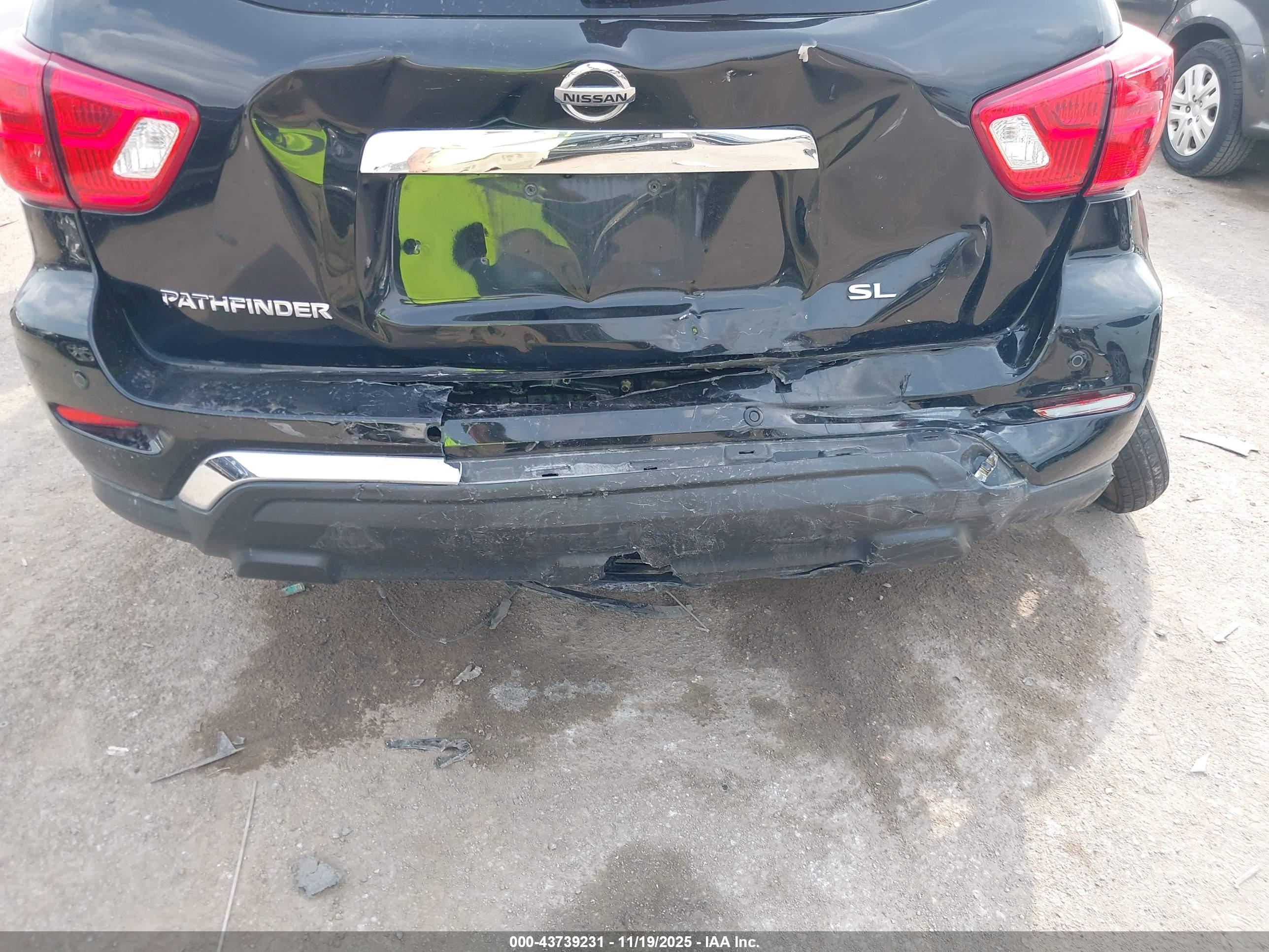 NISSAN PATHFINDER image 6