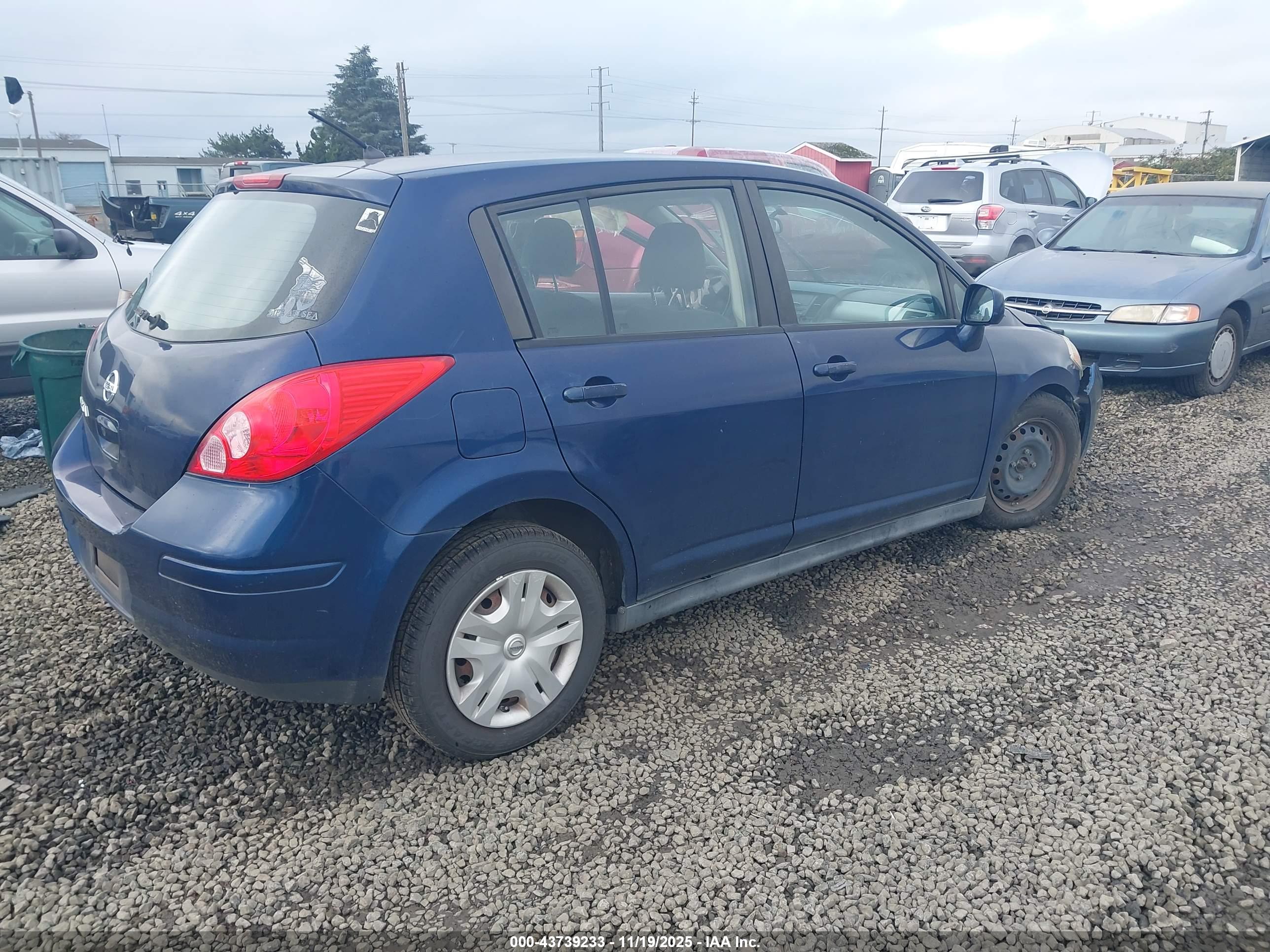 NISSAN VERSA image 4