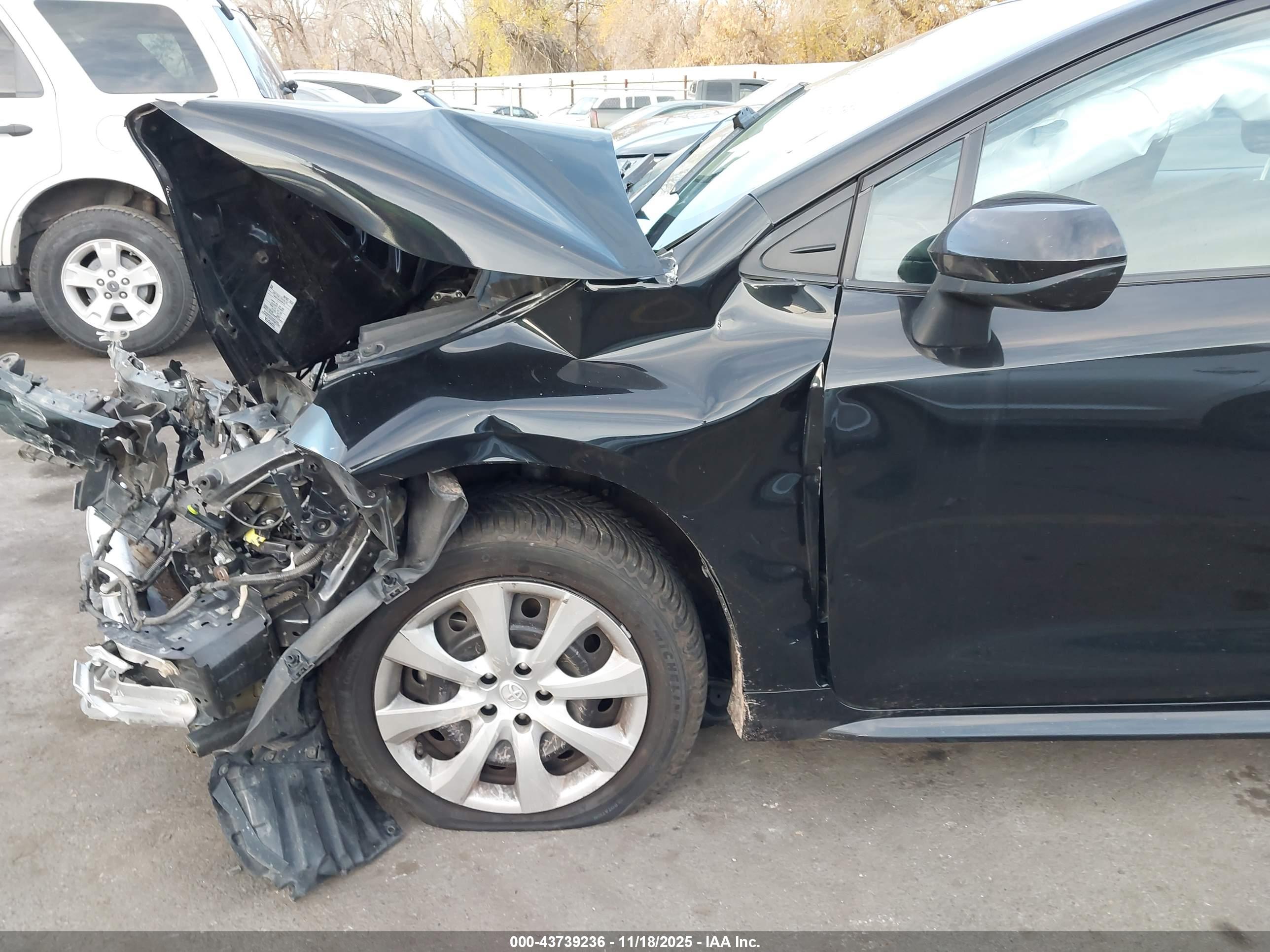 TOYOTA COROLLA image 6