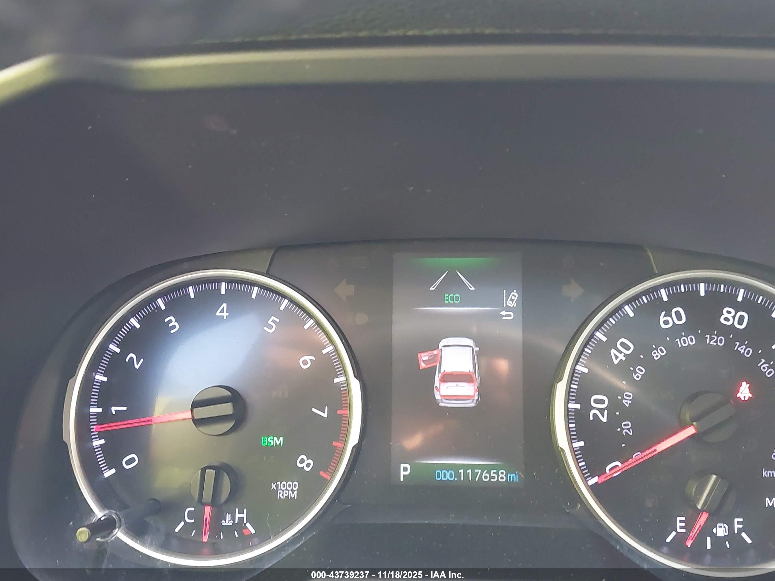 TOYOTA RAV4 image 7