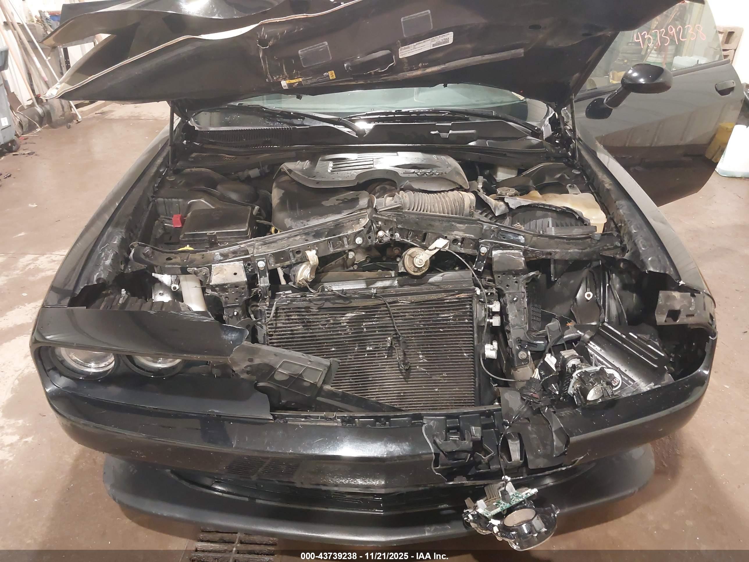 DODGE CHALLENGER image 10
