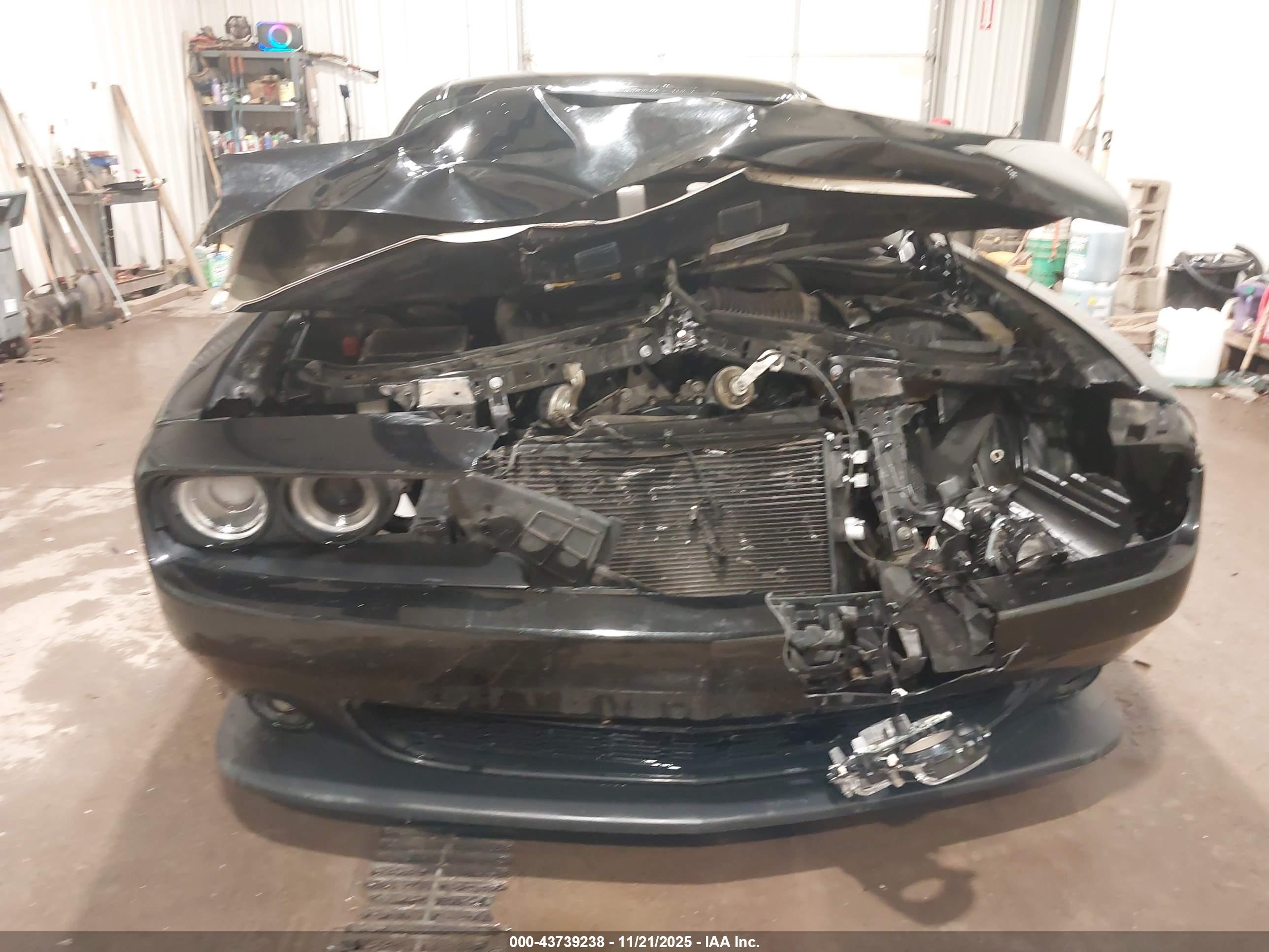 DODGE CHALLENGER image 6