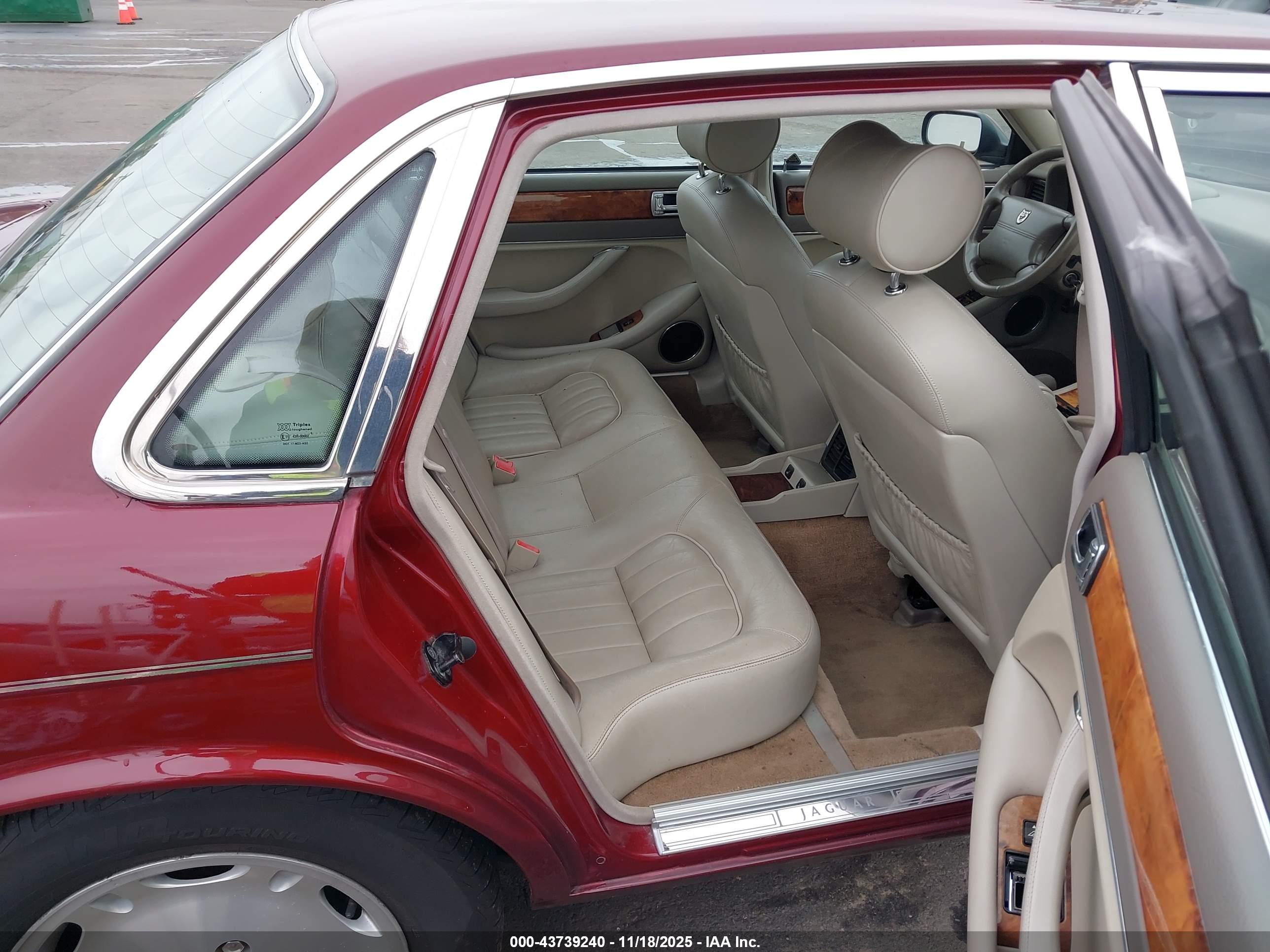 JAGUAR XJ6 image 8