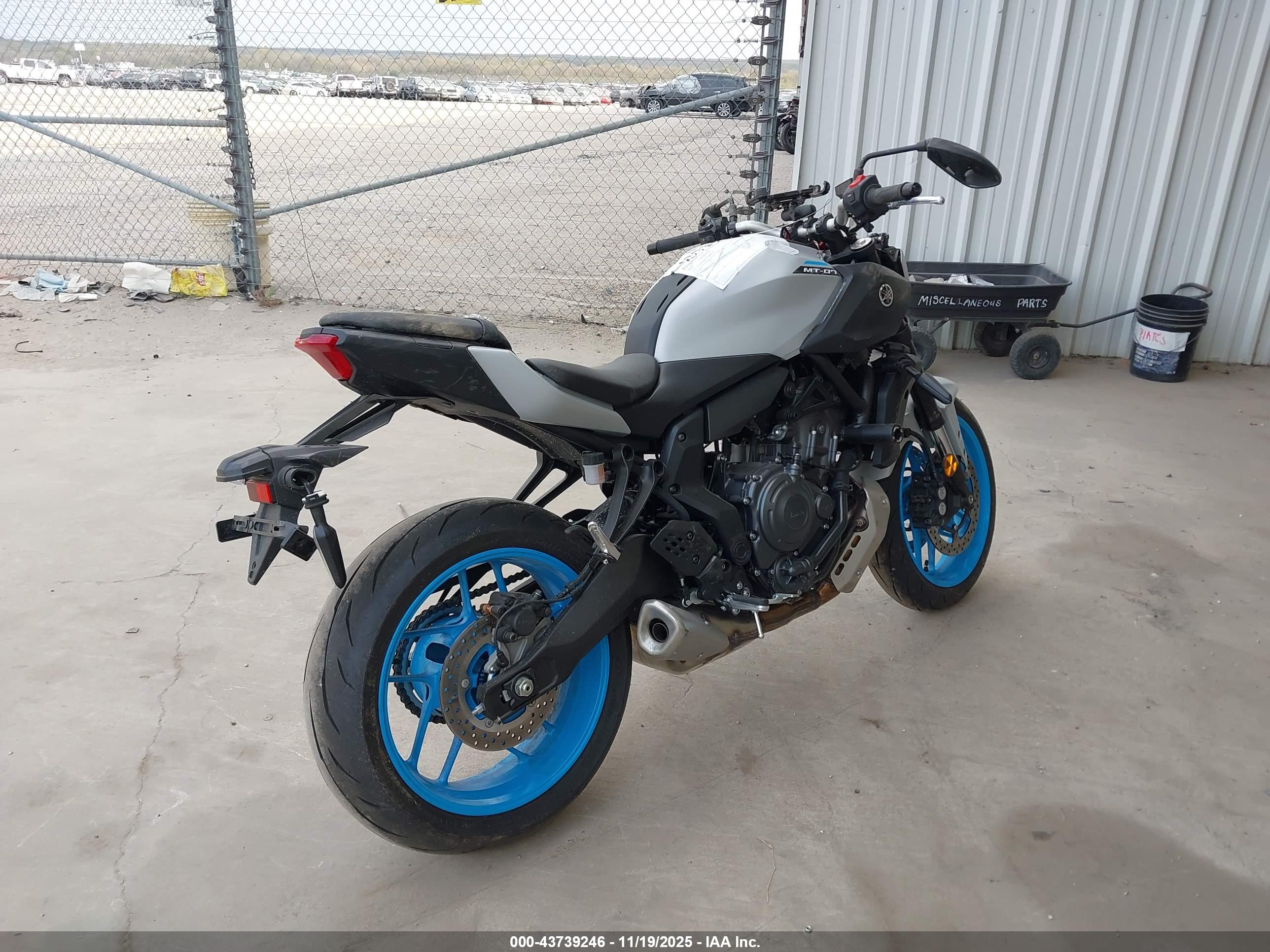 YAMAHA MTN690 image 4