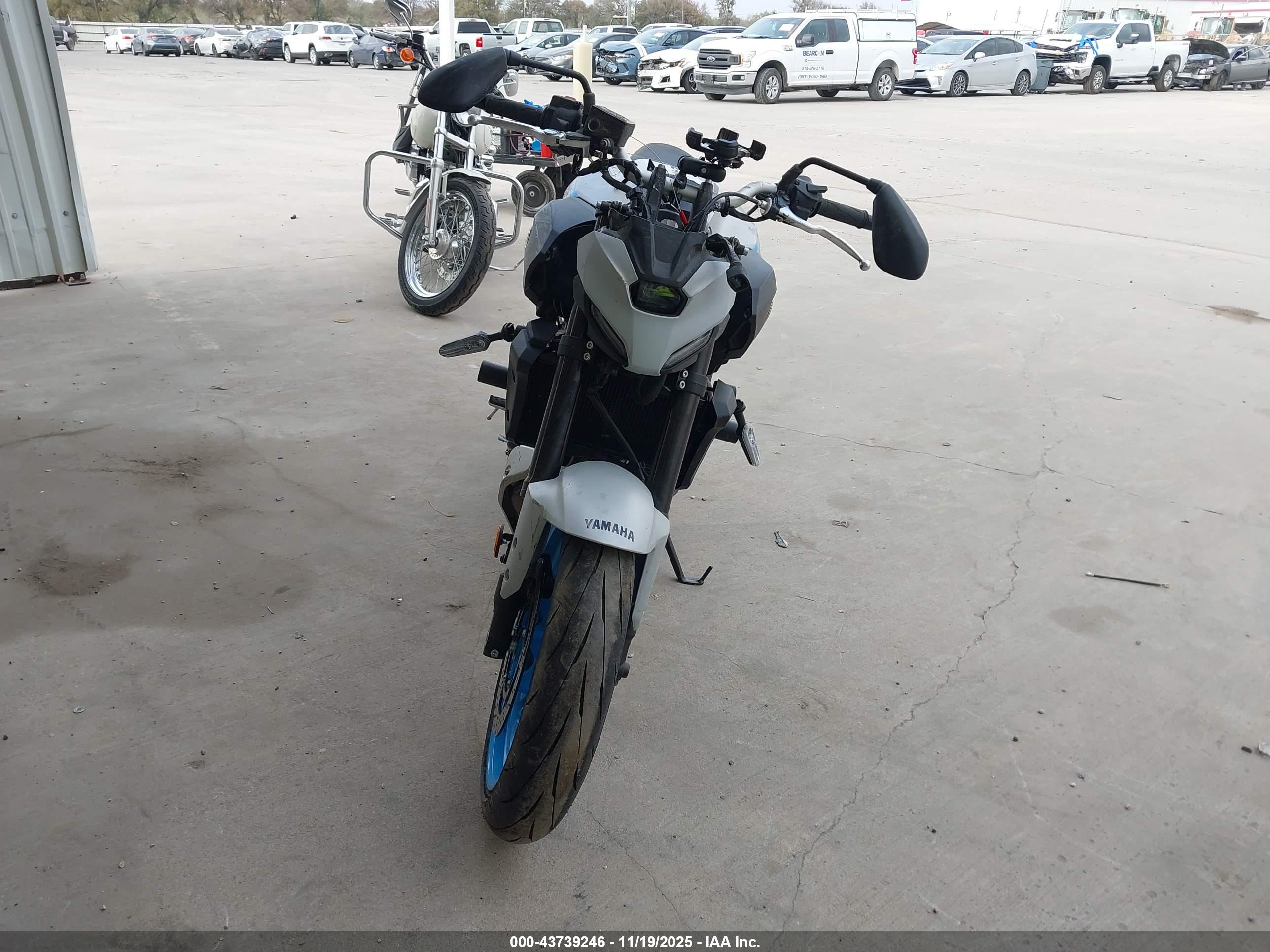 YAMAHA MTN690 image 5