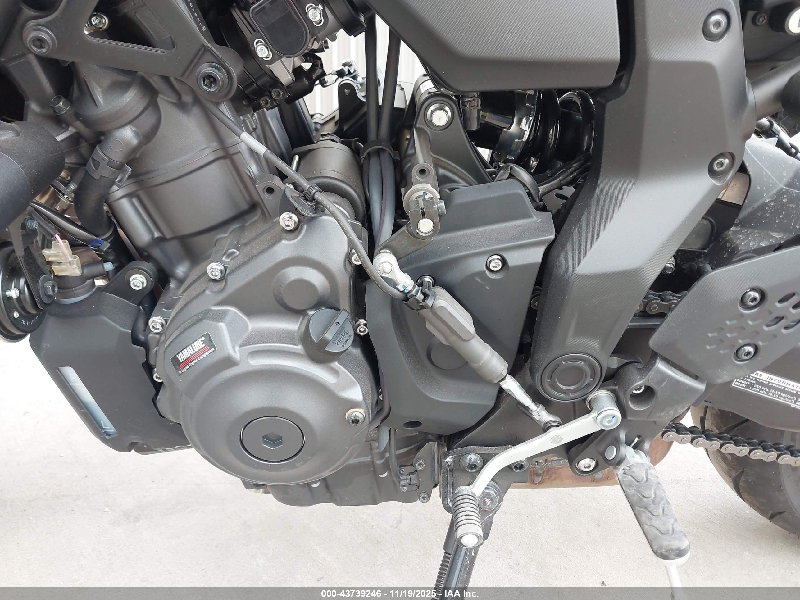 YAMAHA MTN690 image 9