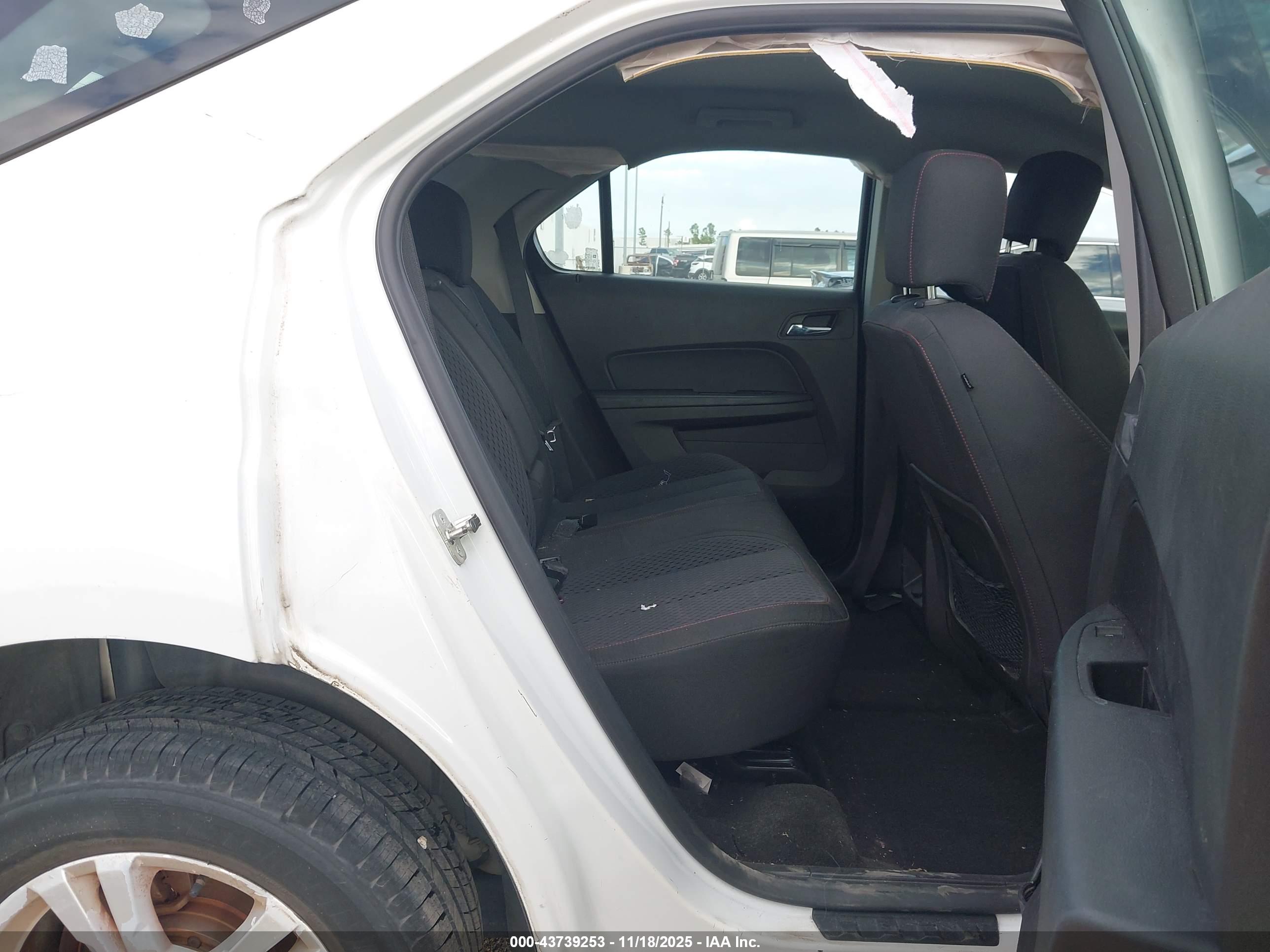 CHEVROLET EQUINOX image 8