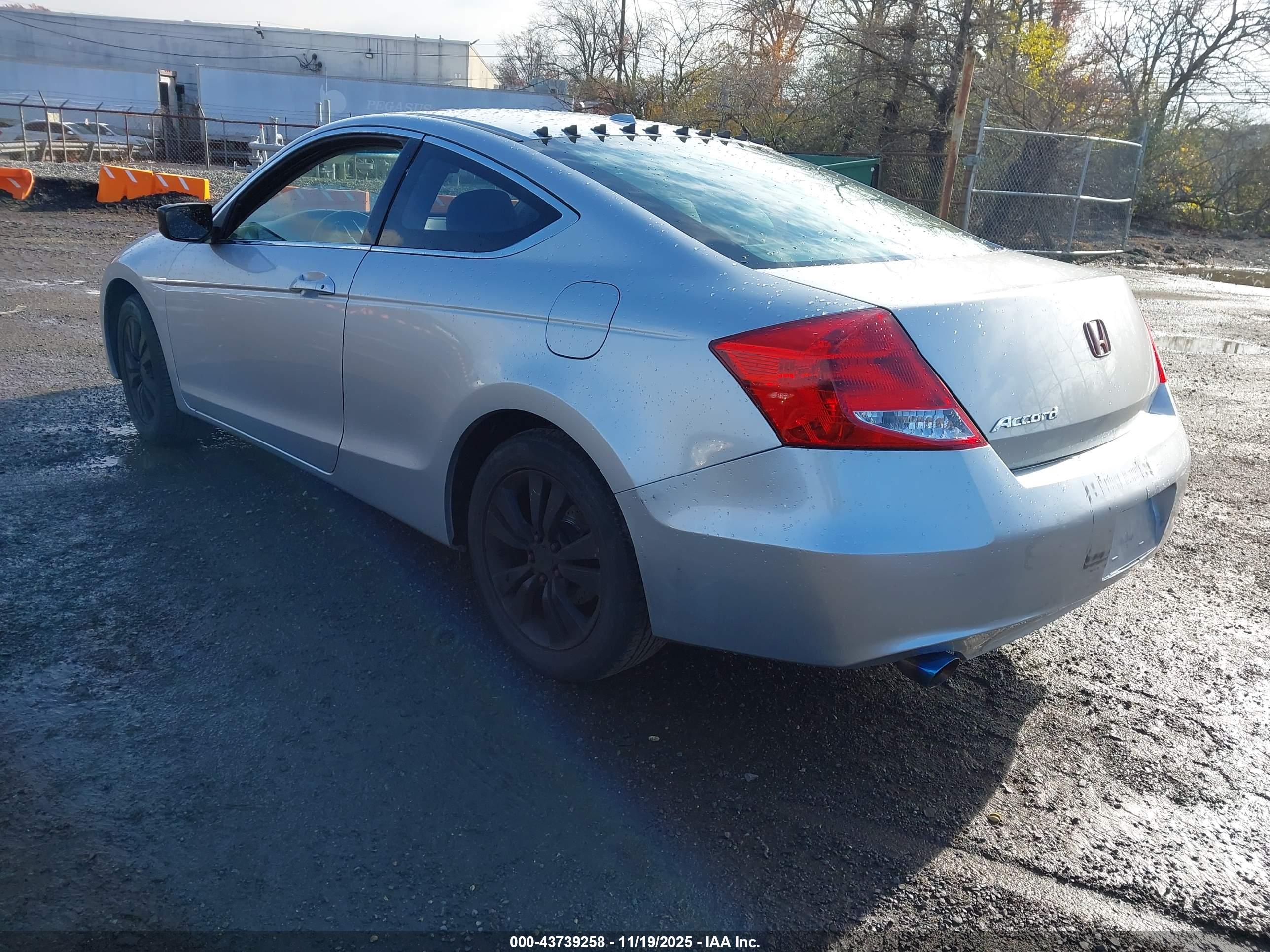 HONDA ACCORD image 3