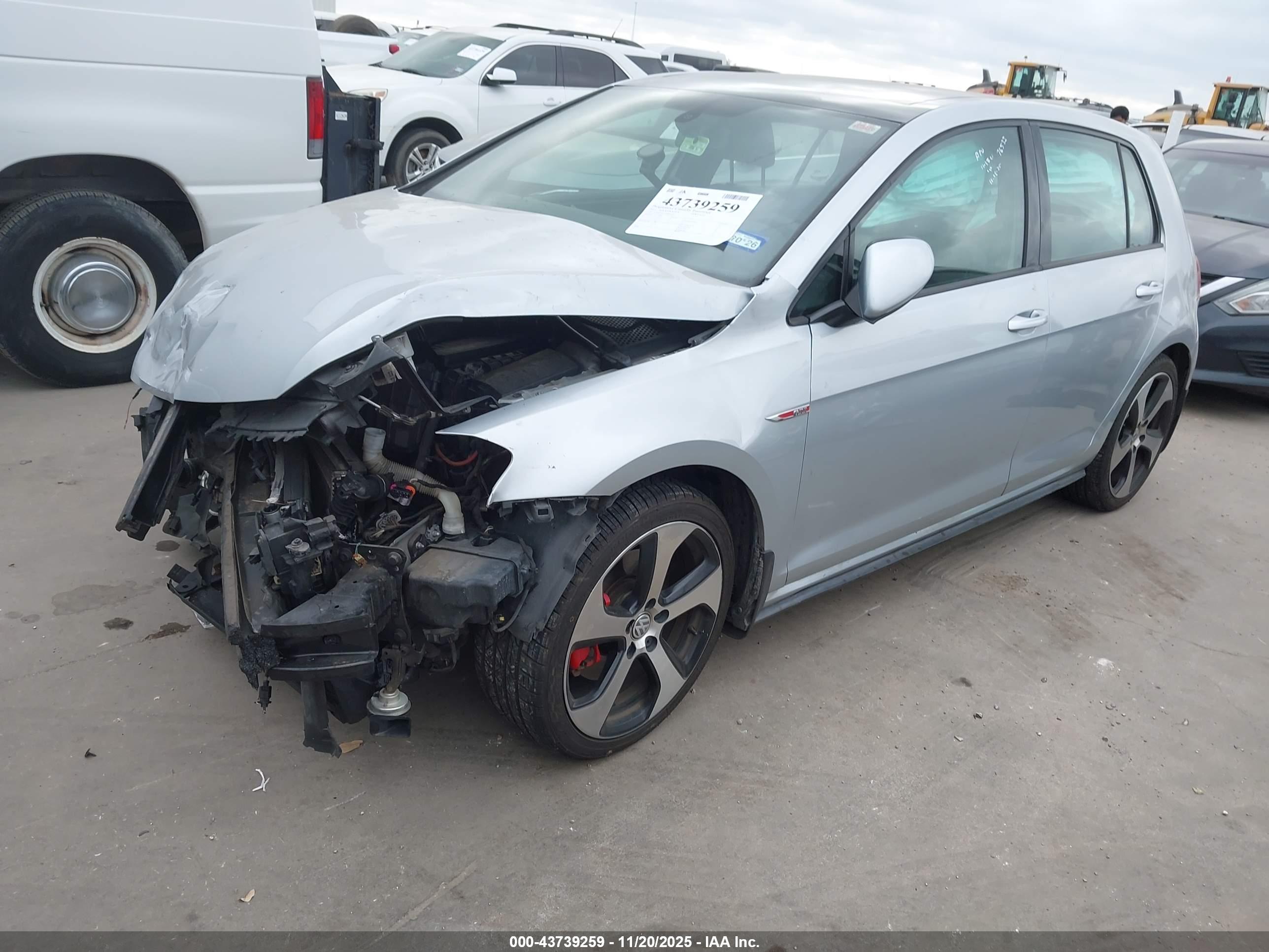 VOLKSWAGEN GOLF image 2