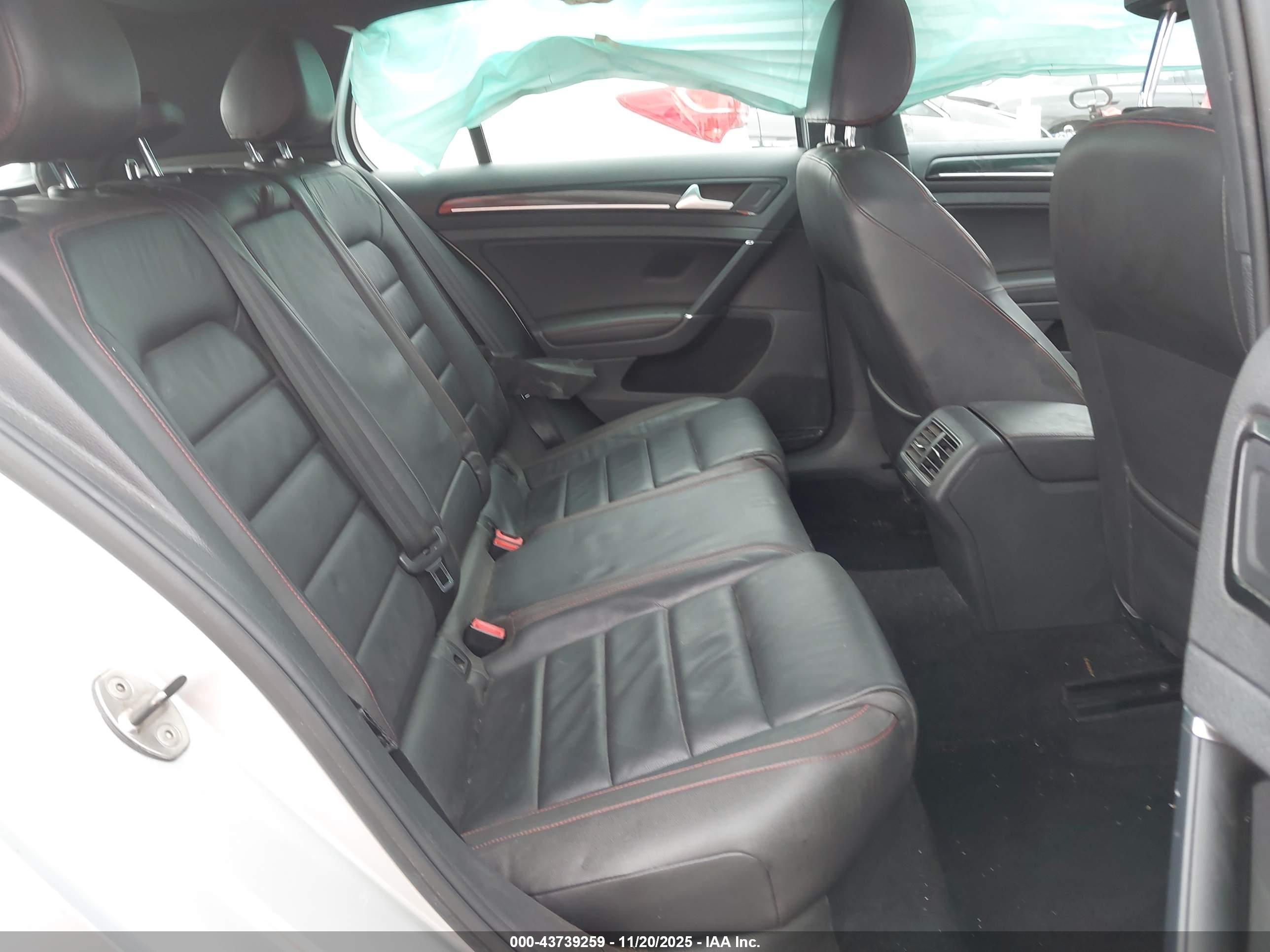 VOLKSWAGEN GOLF image 8