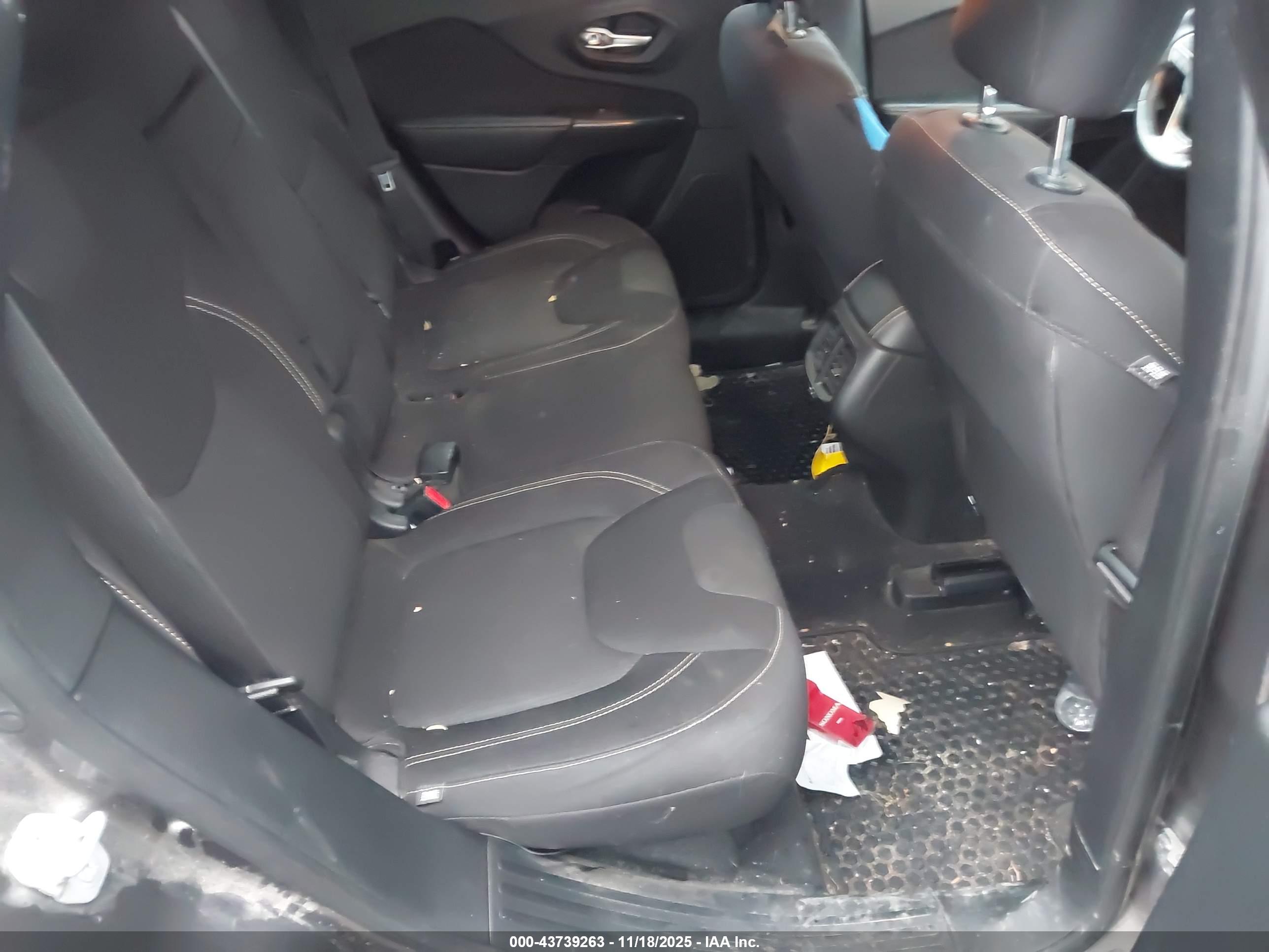 JEEP CHEROKEE image 8