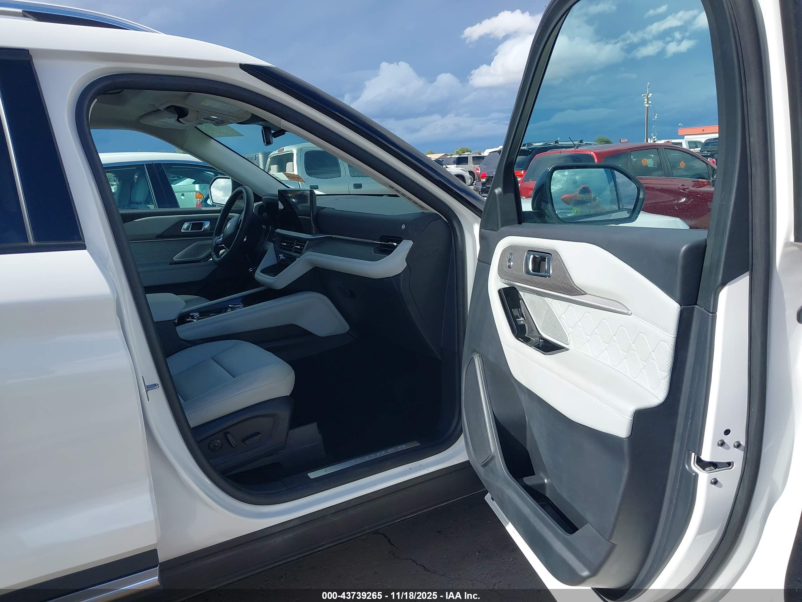 FORD EXPLORER image 5