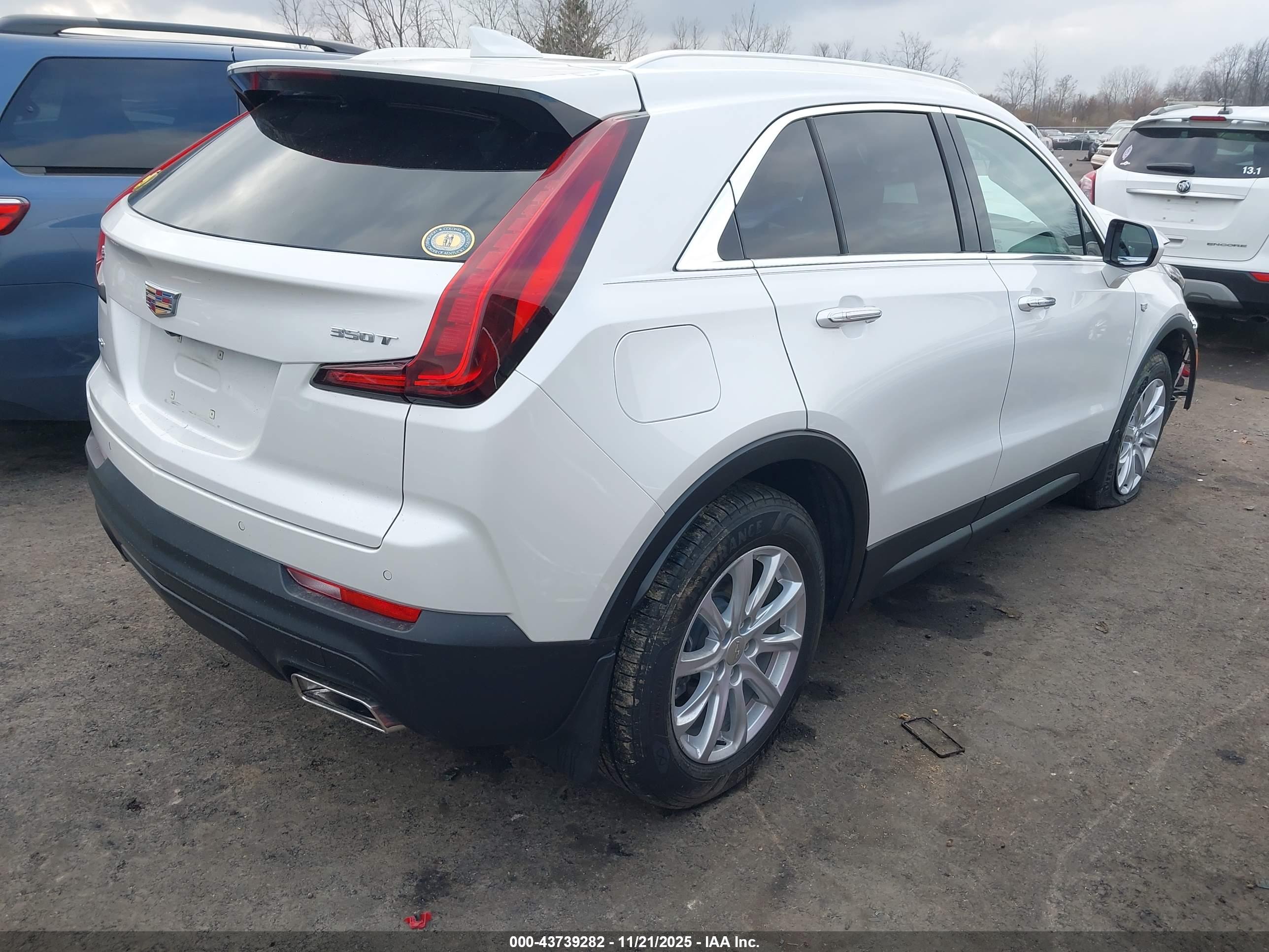 CADILLAC XT4 image 4