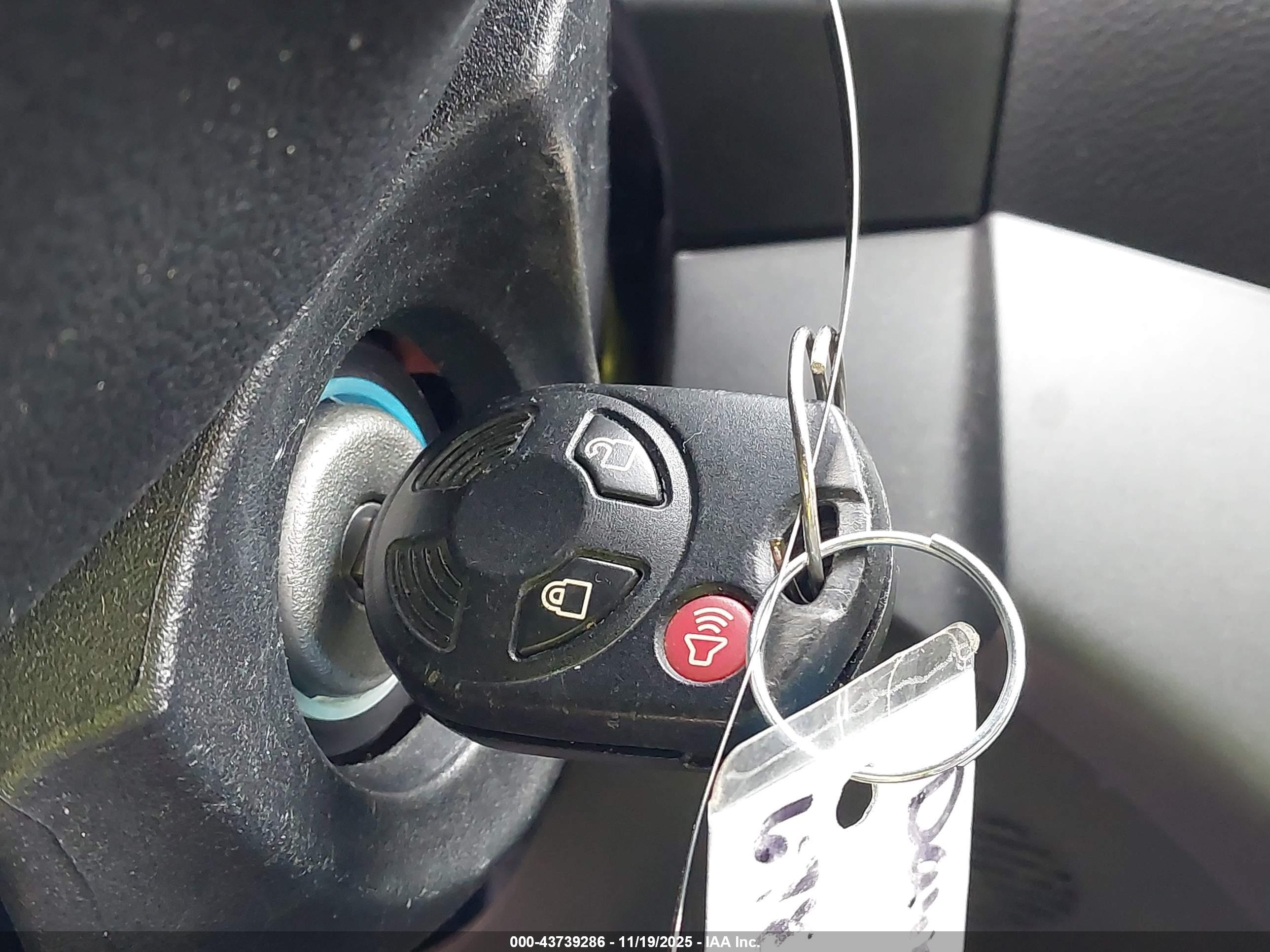FORD ESCAPE image 11
