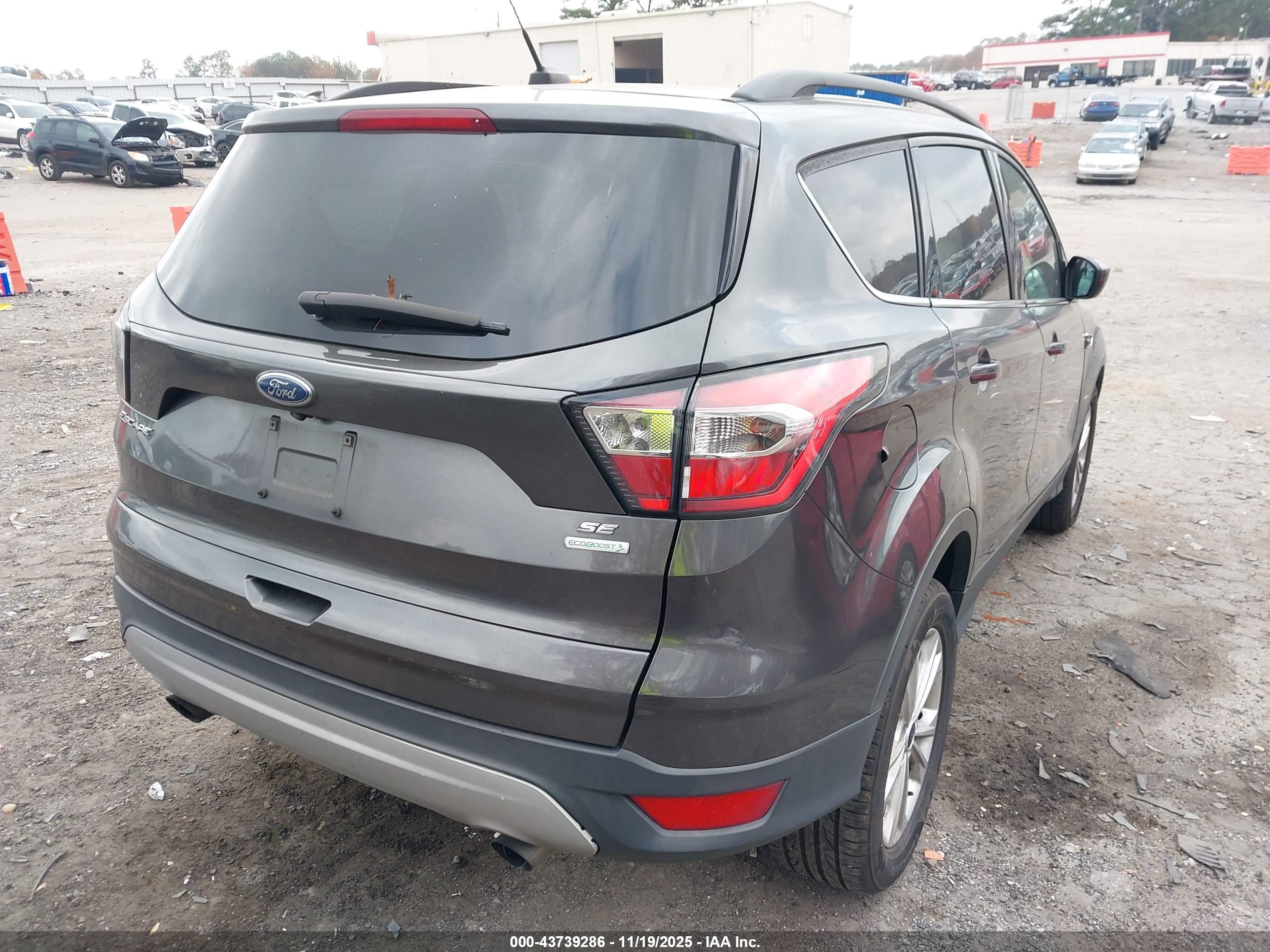 FORD ESCAPE image 4