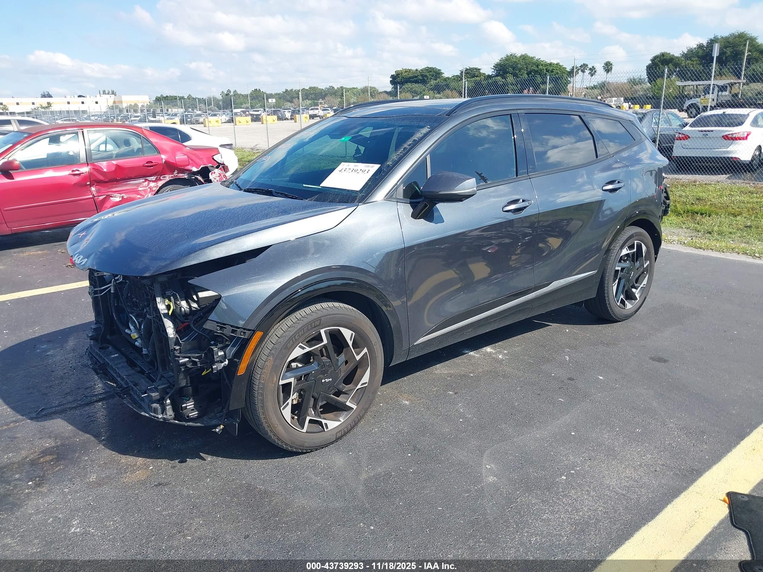 KIA SPORTAGE image 2