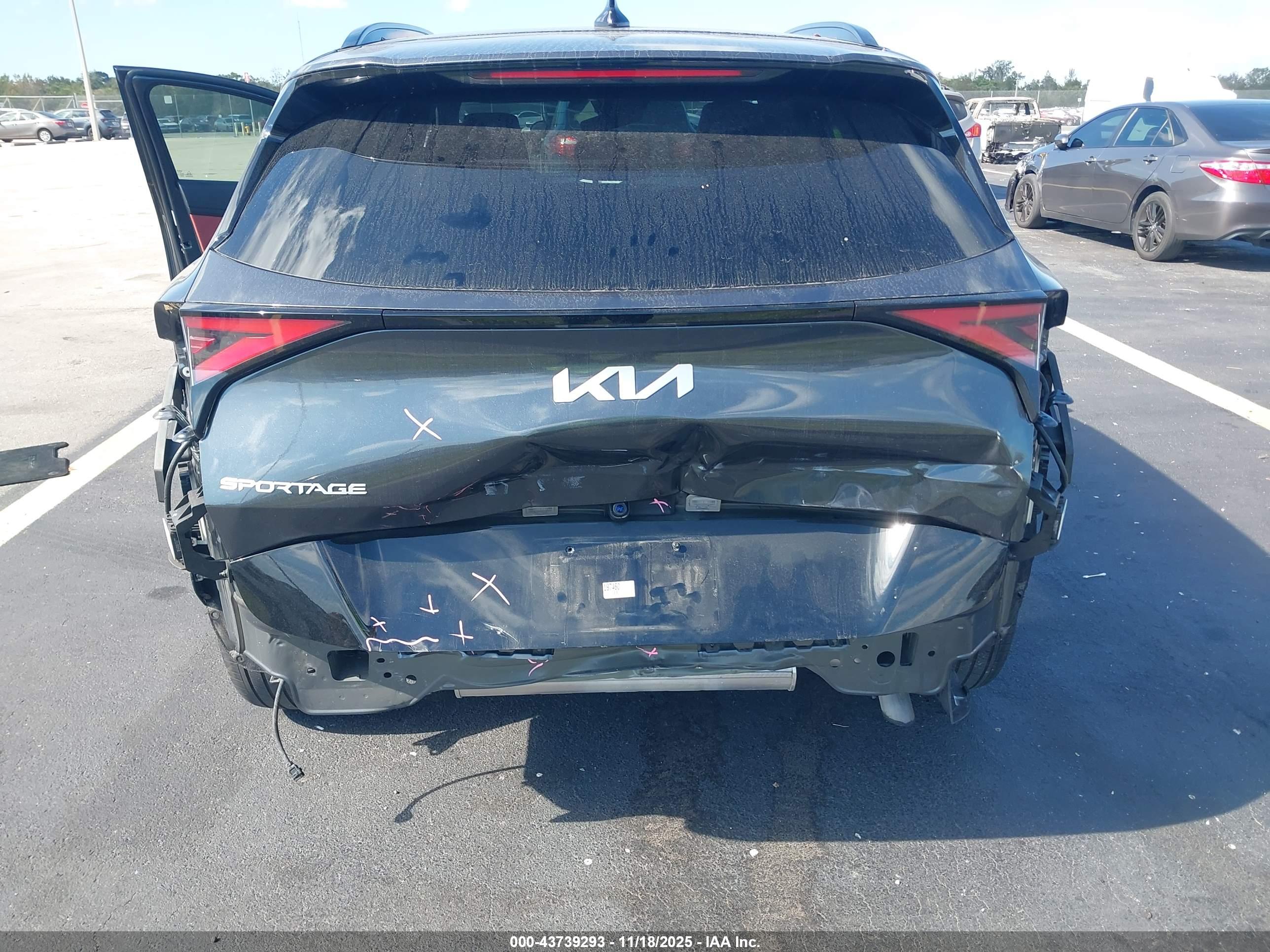 KIA SPORTAGE image 6