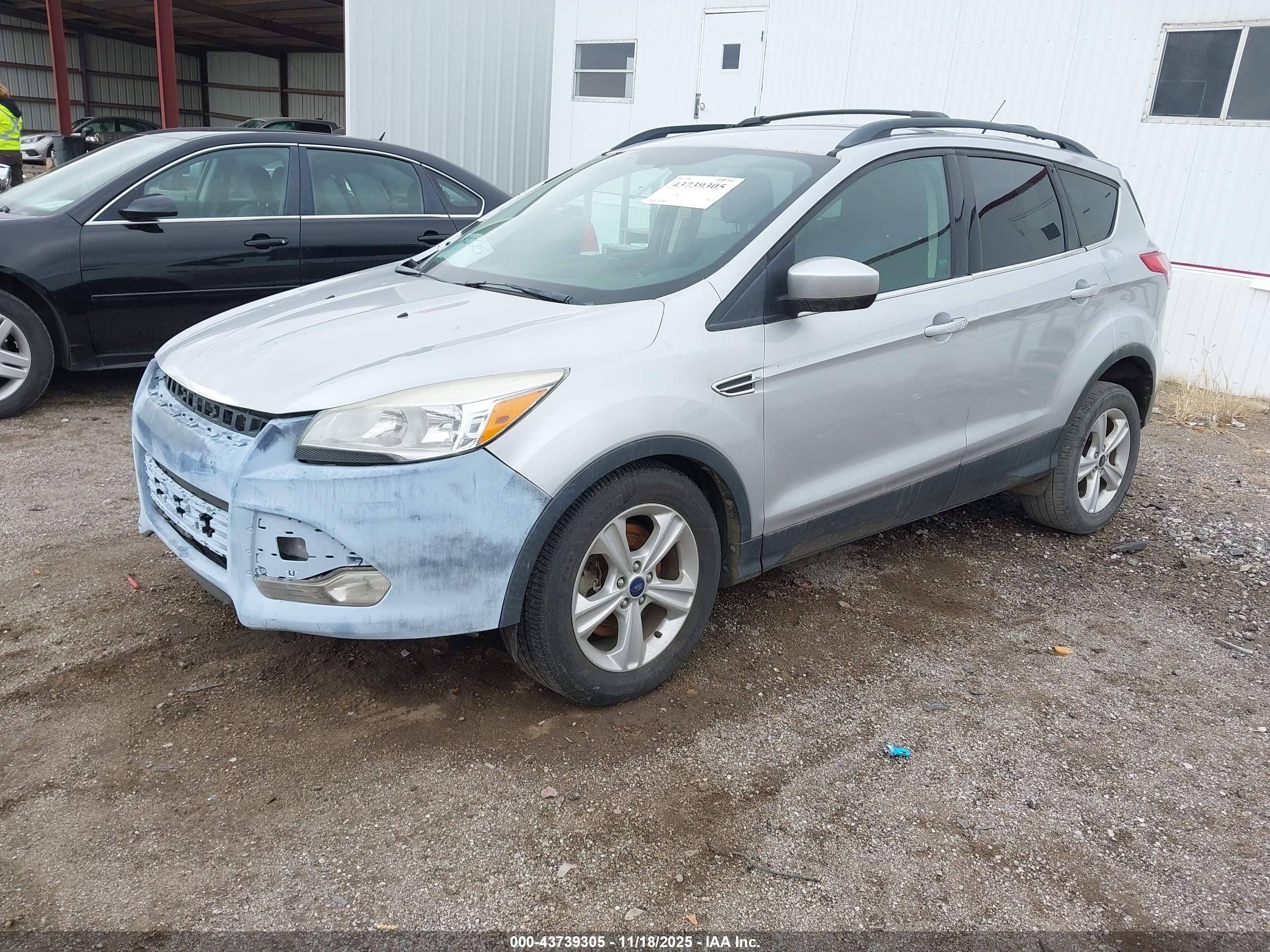 FORD ESCAPE image 2