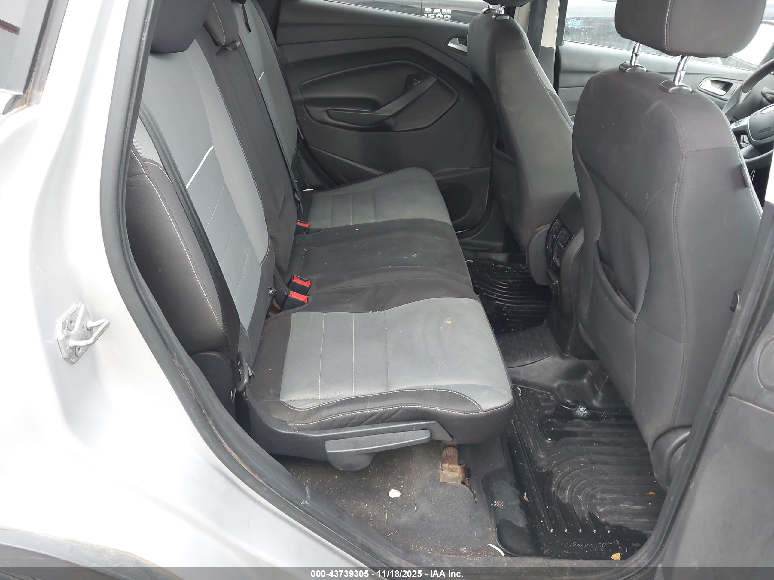 FORD ESCAPE image 8