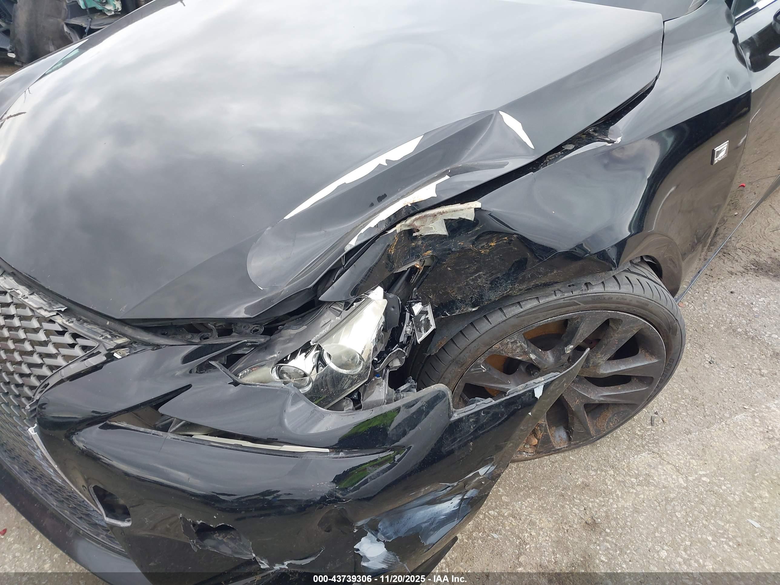 LEXUS IS image 6