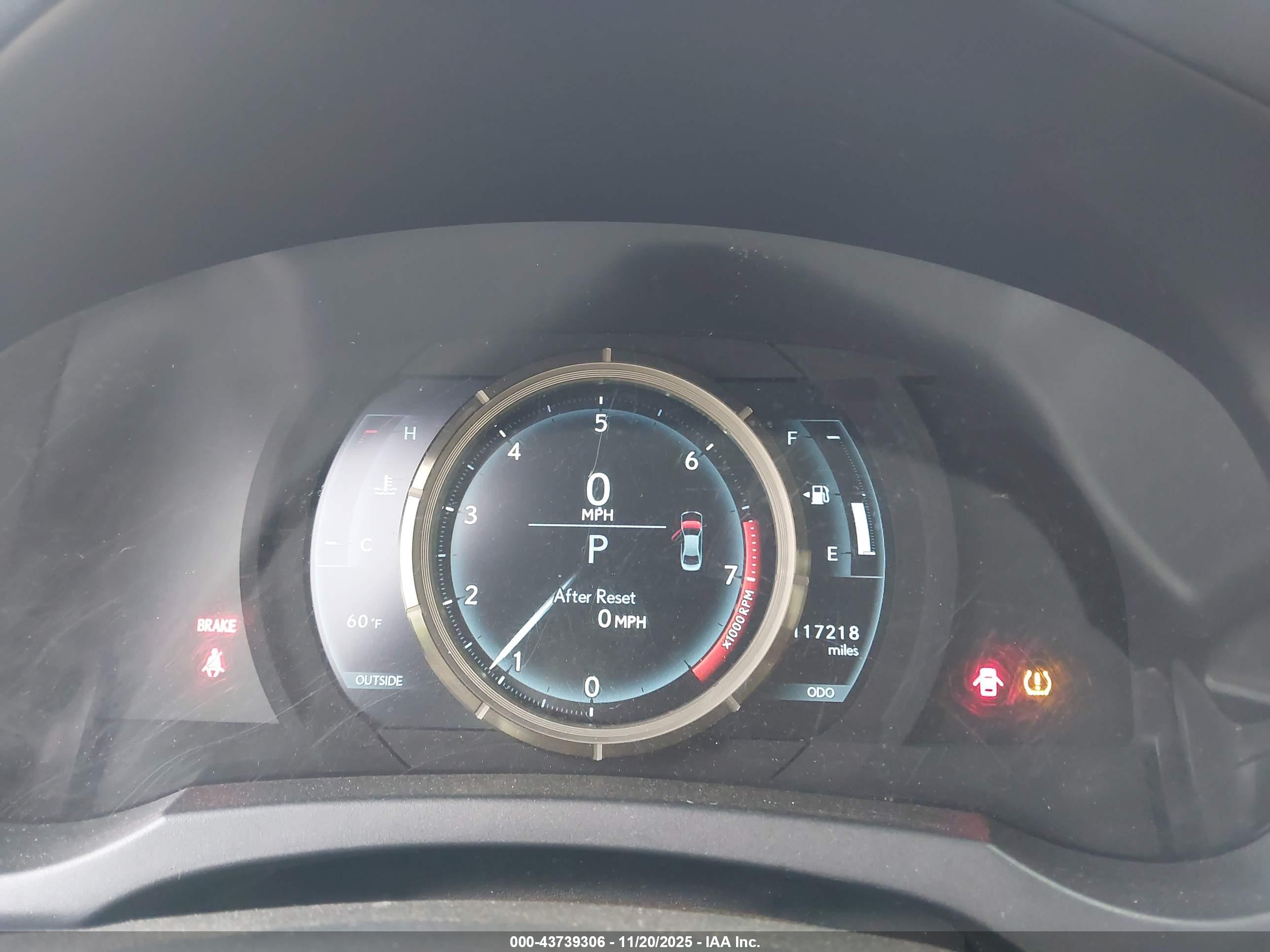 LEXUS IS image 7
