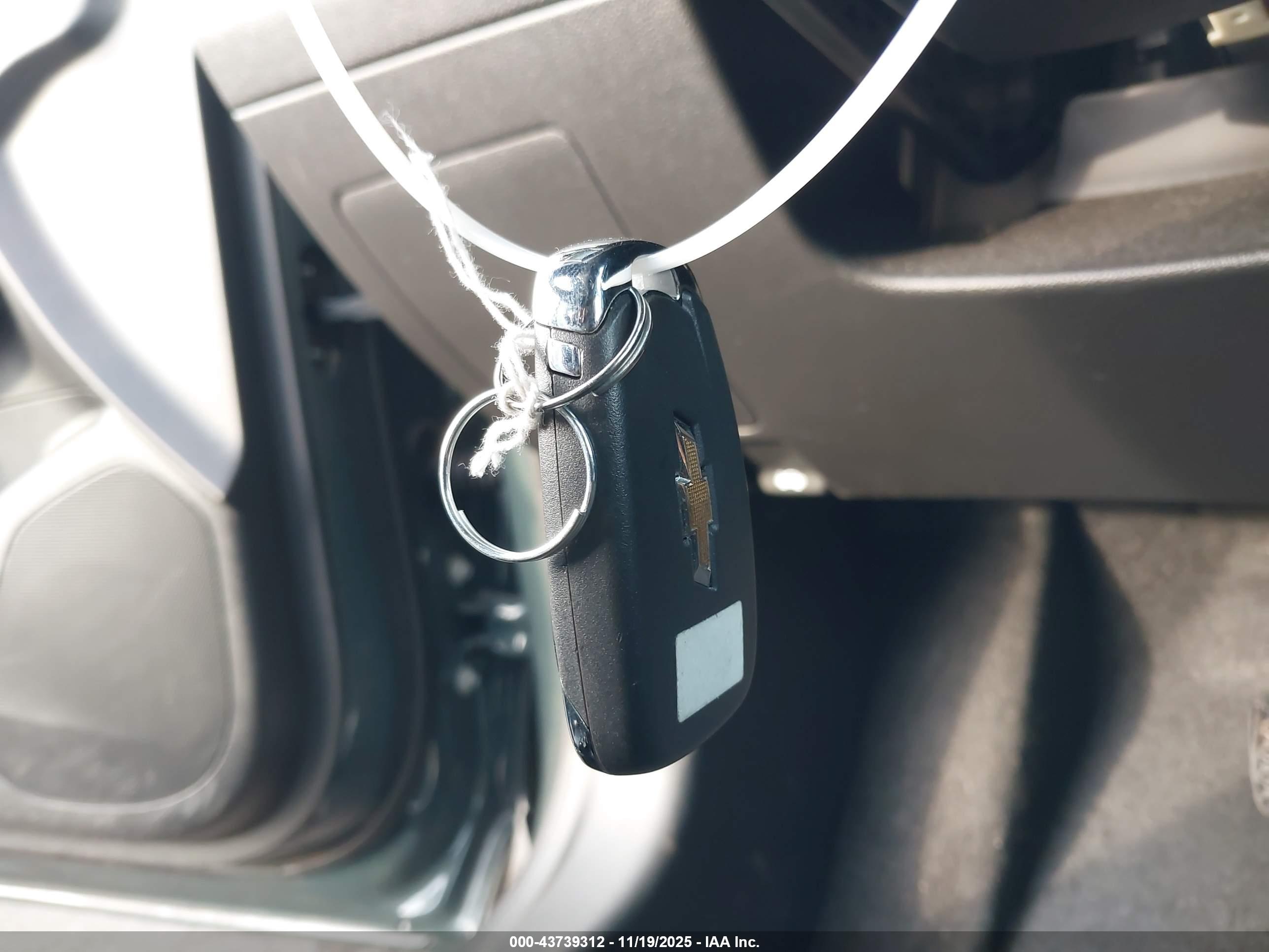 CHEVROLET TRAX image 11