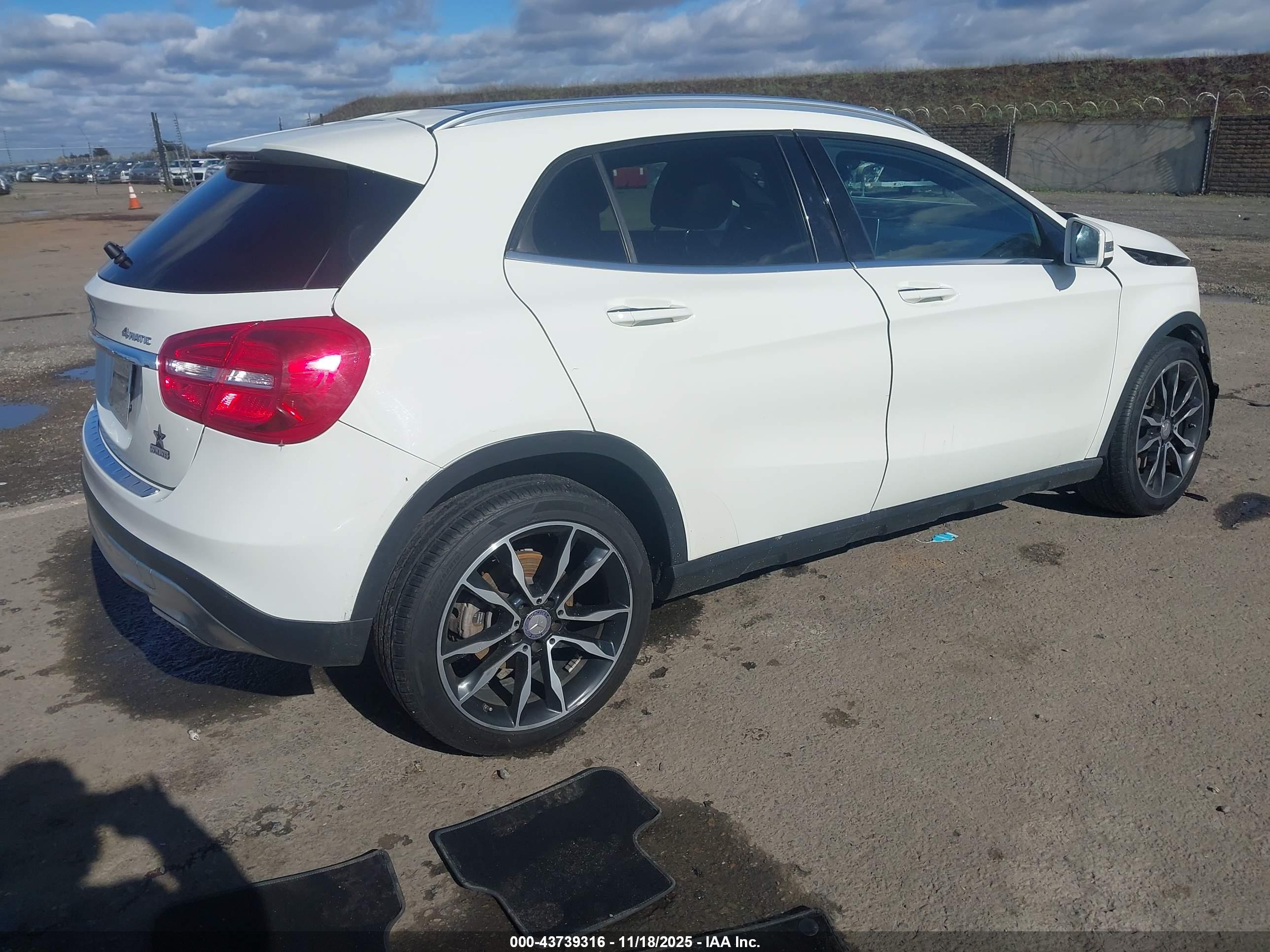 MERCEDES-BENZ GLA image 4