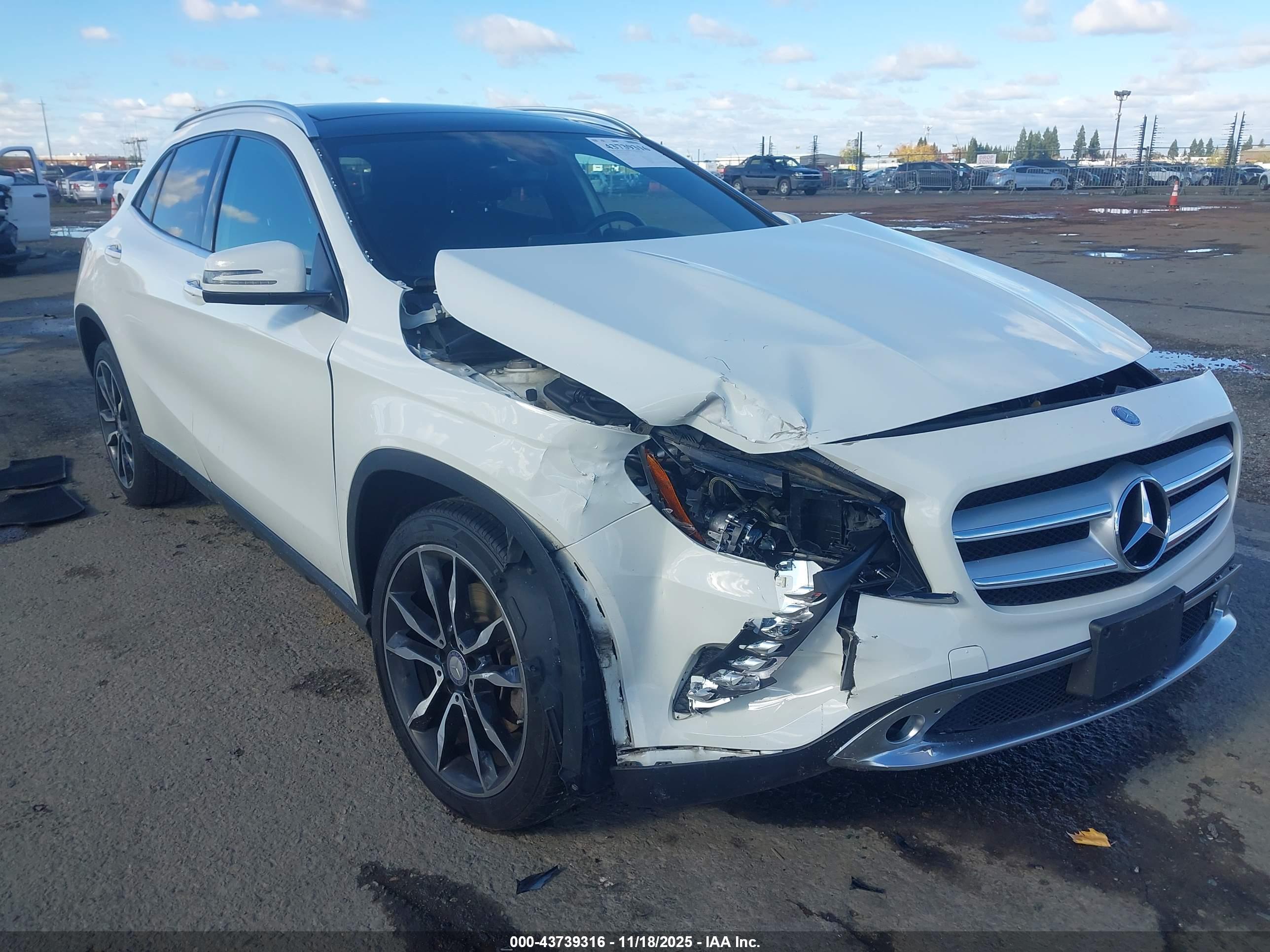 MERCEDES-BENZ GLA image 6