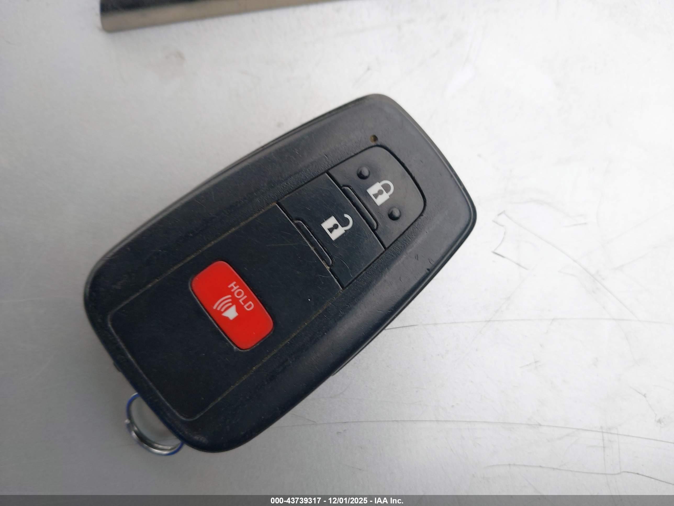 TOYOTA COROLLA image 11