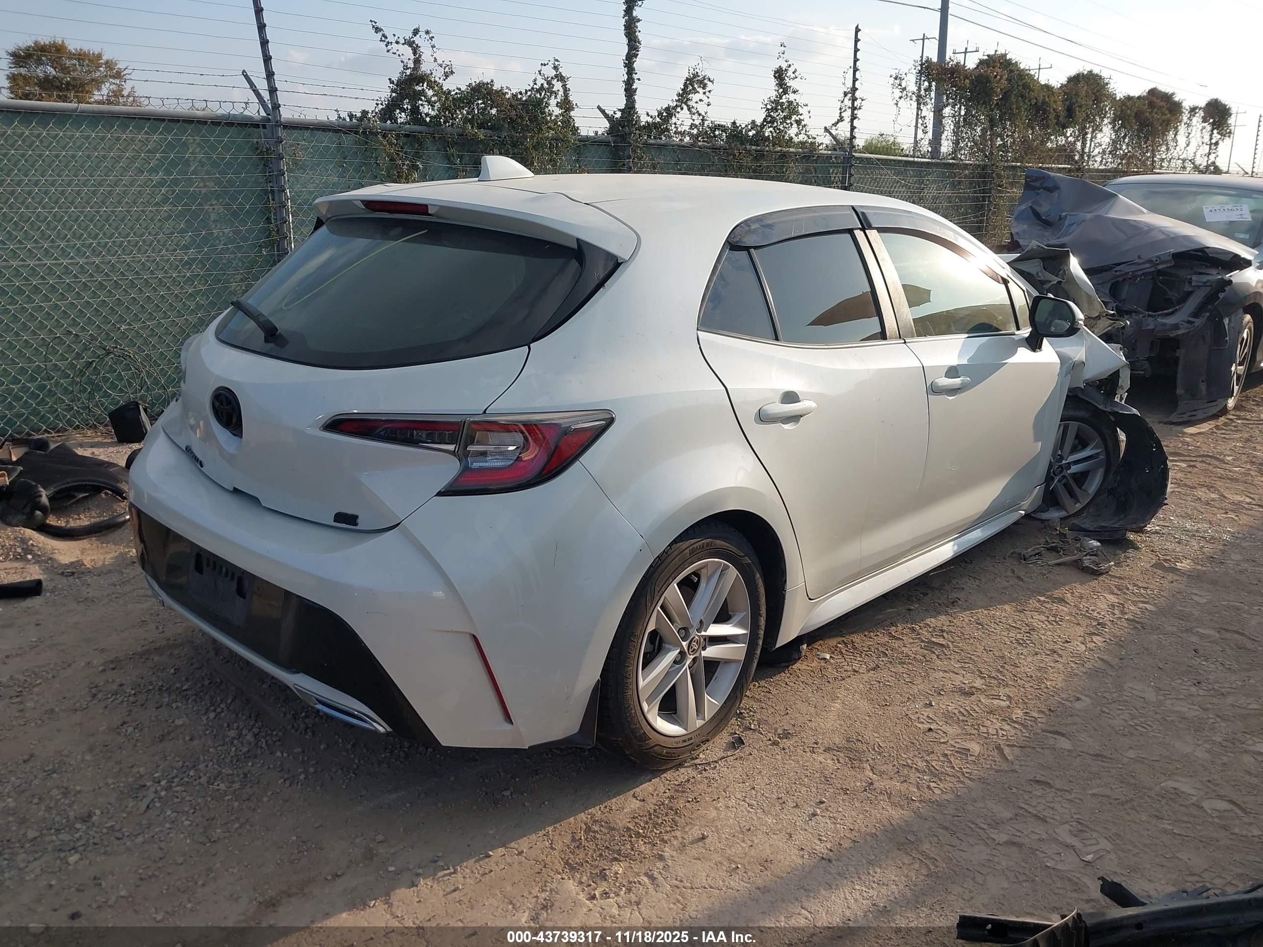 TOYOTA COROLLA image 4