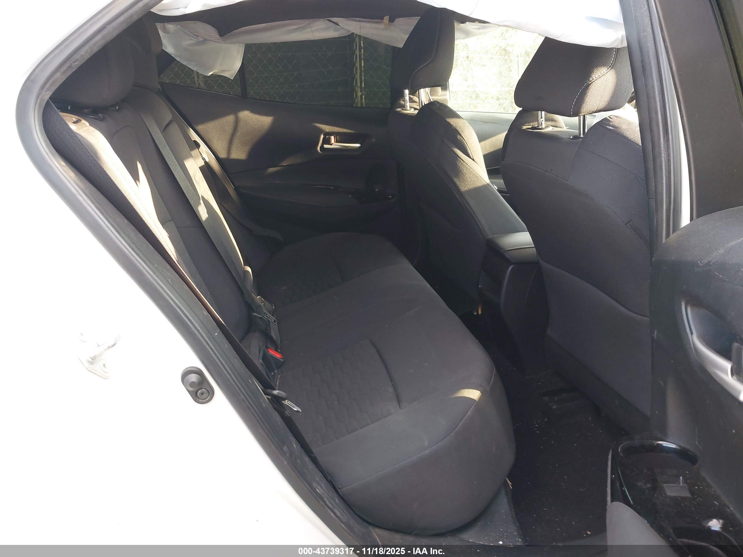 TOYOTA COROLLA image 8