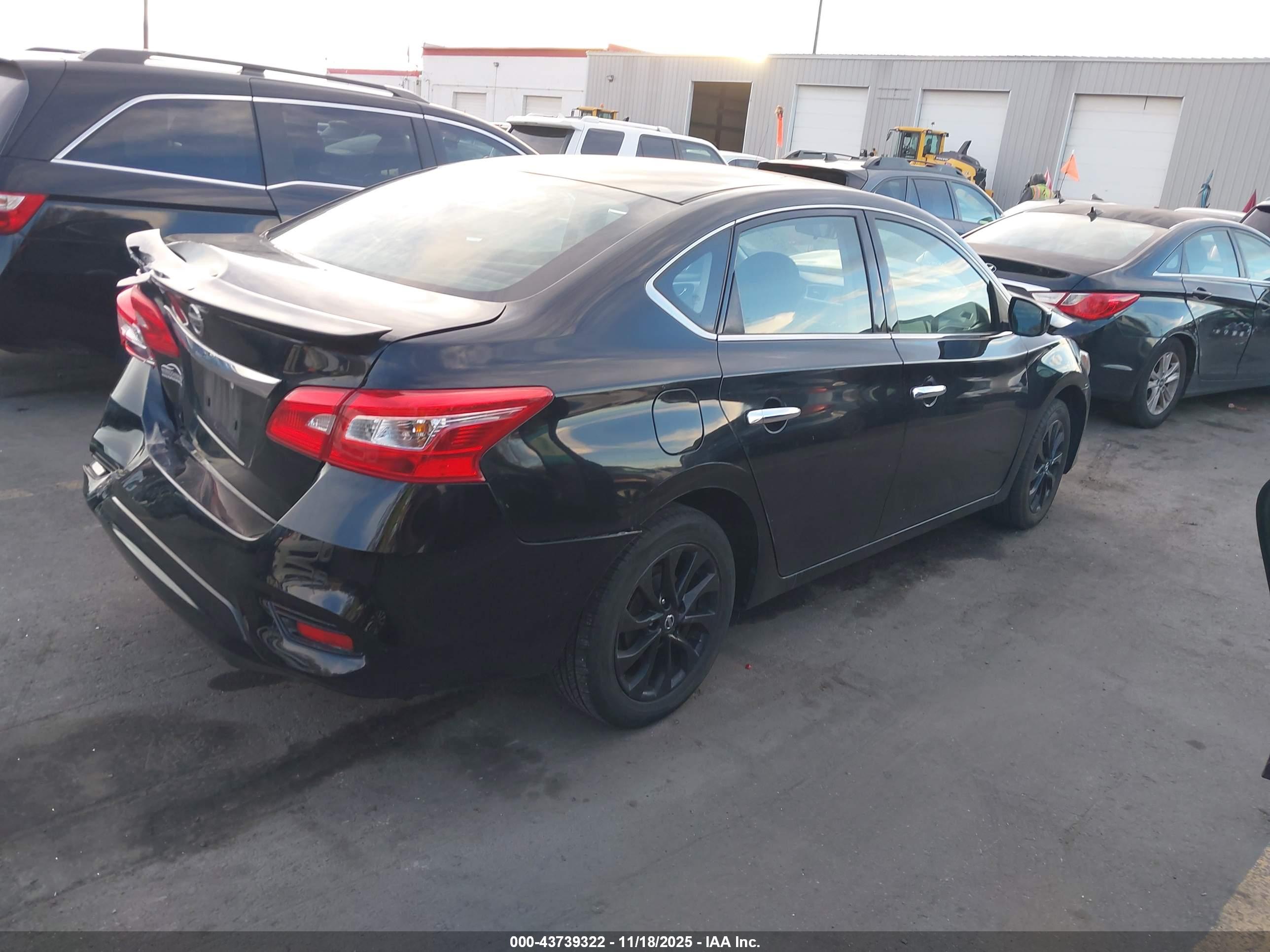 NISSAN SENTRA image 4