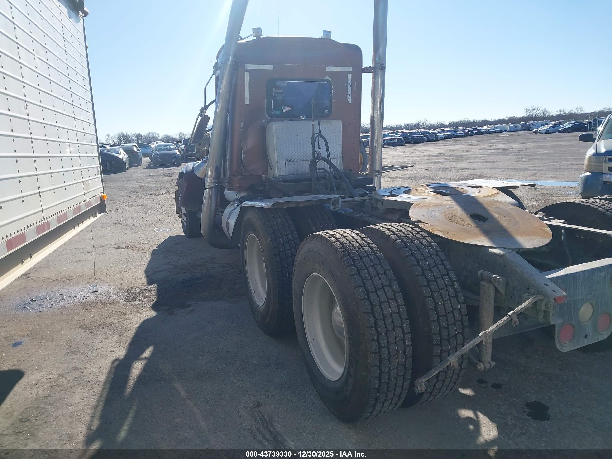 PETERBILT 379 image 3
