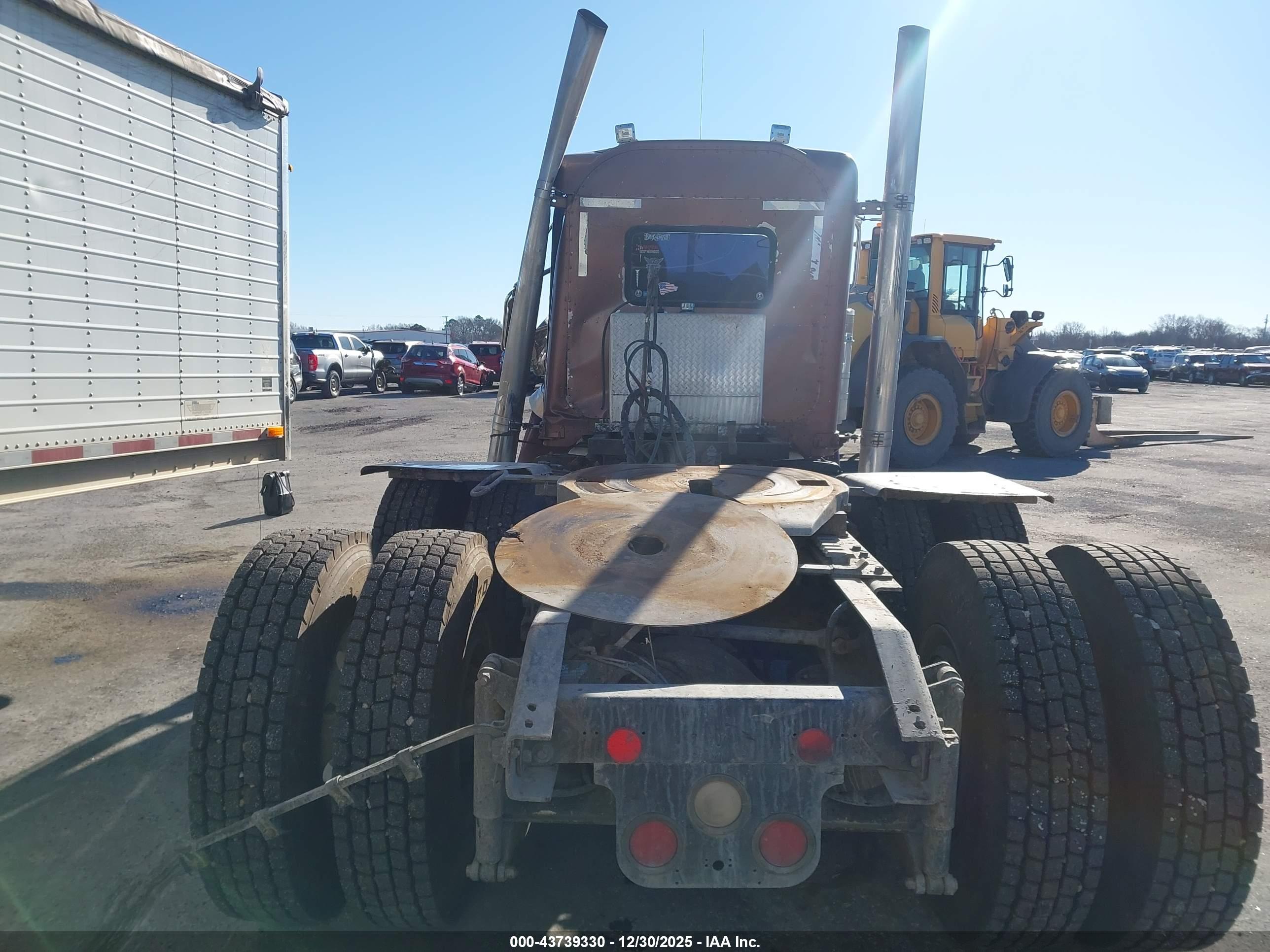 PETERBILT 379 image 8