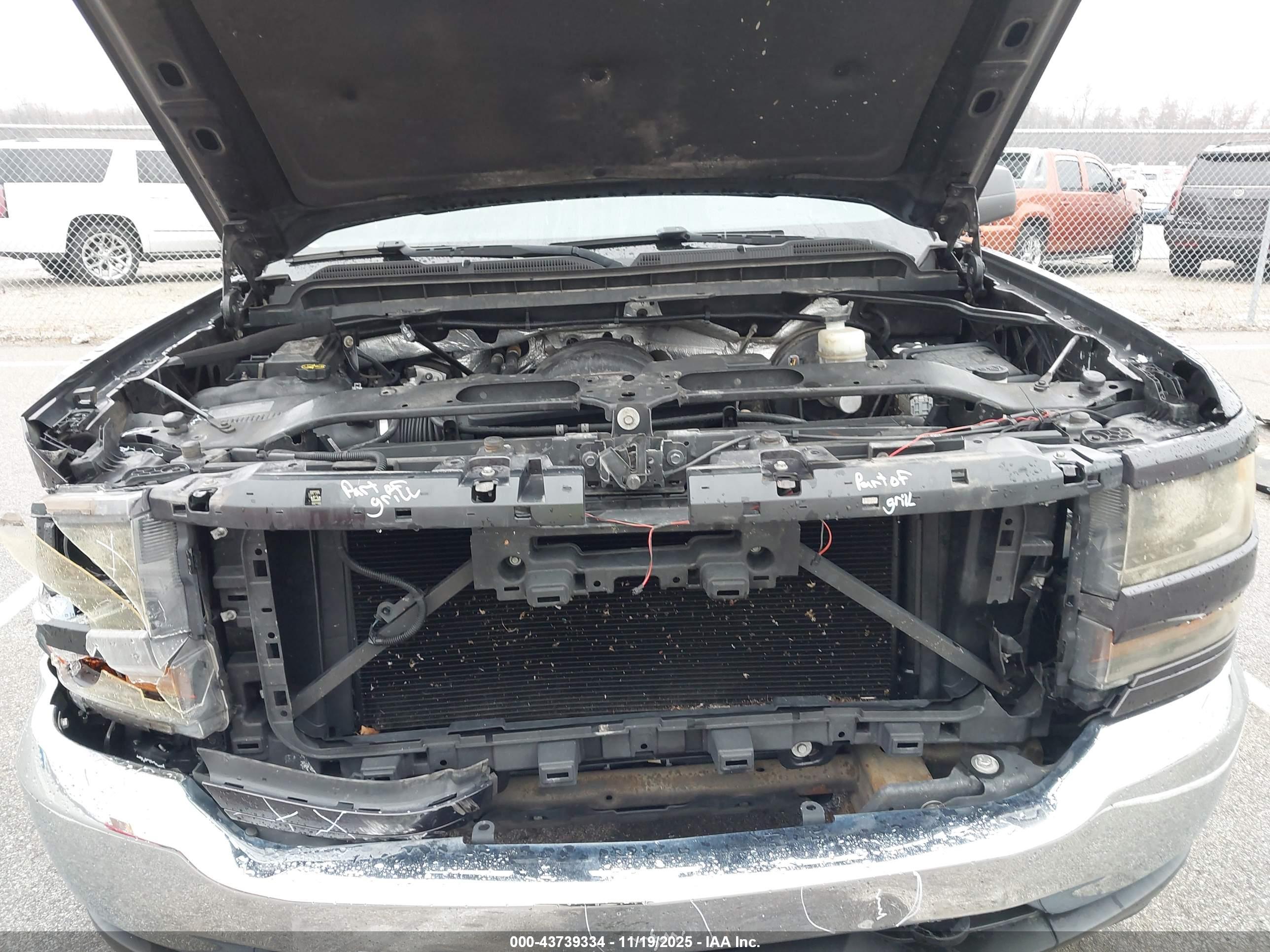 CHEVROLET SILVERADO image 10