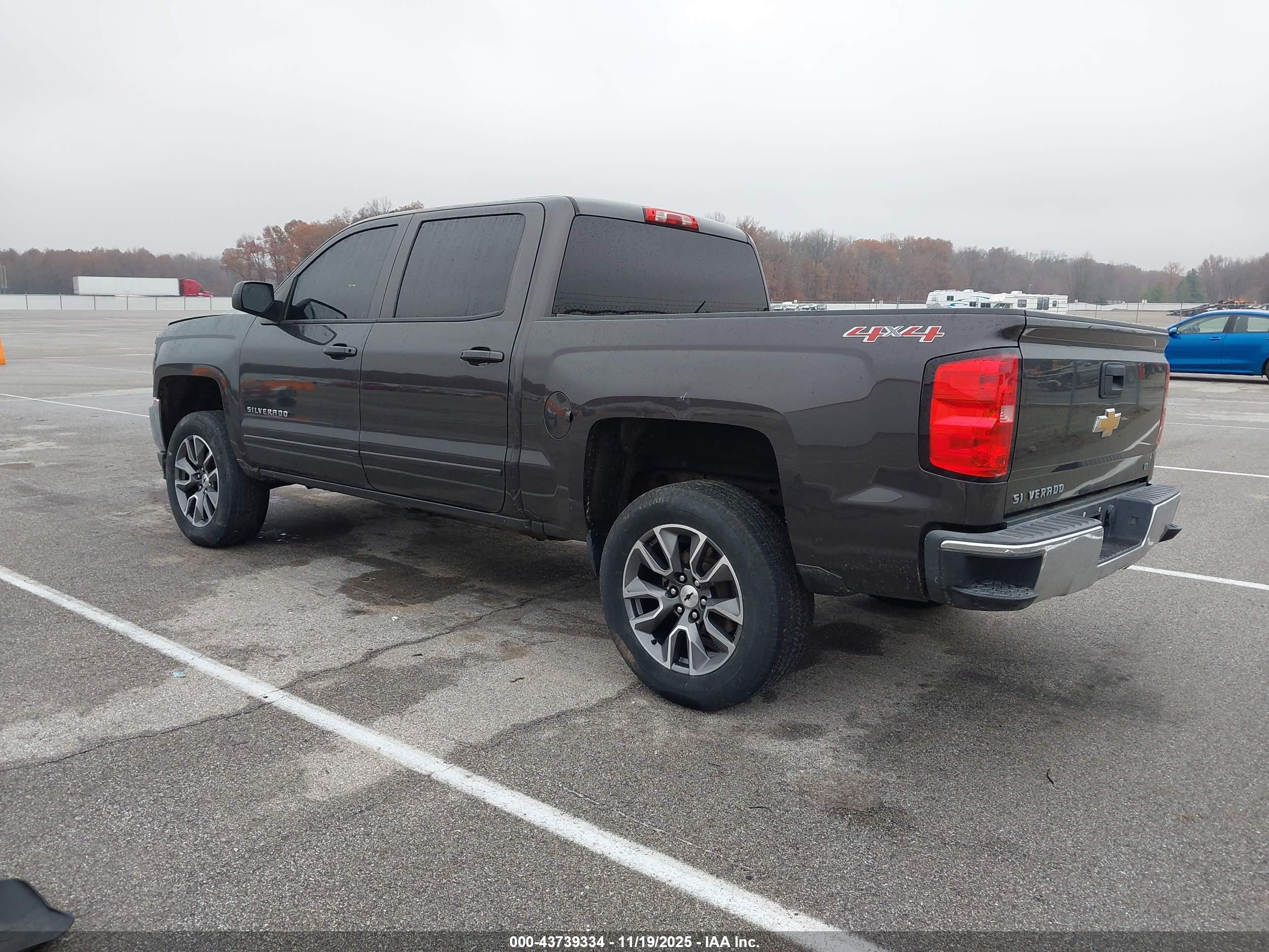 CHEVROLET SILVERADO image 3