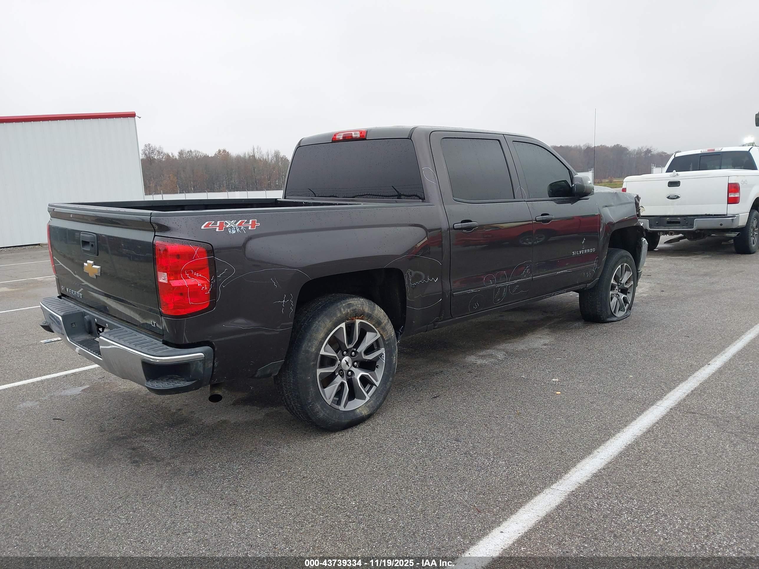 CHEVROLET SILVERADO image 4