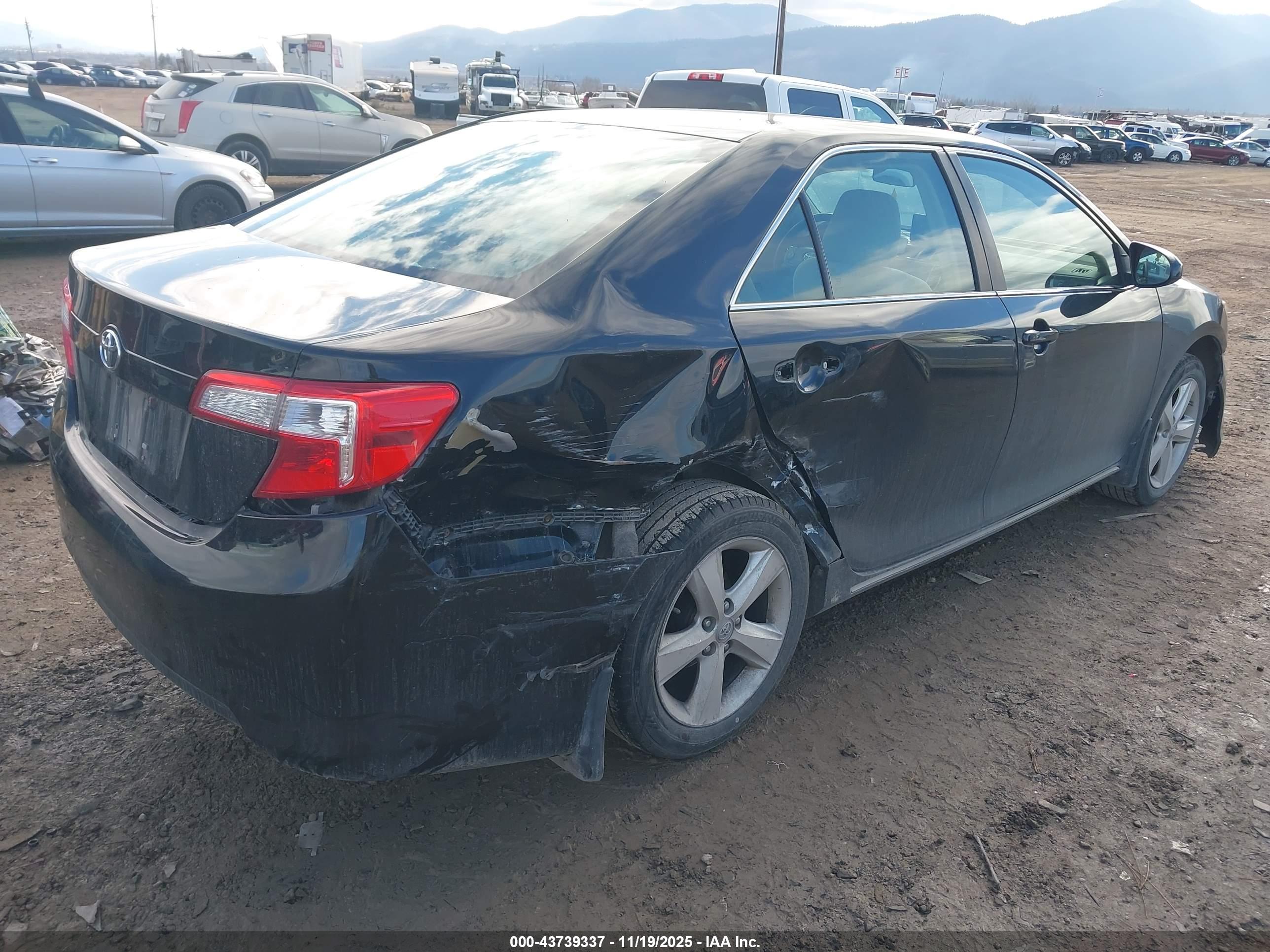 TOYOTA CAMRY image 4