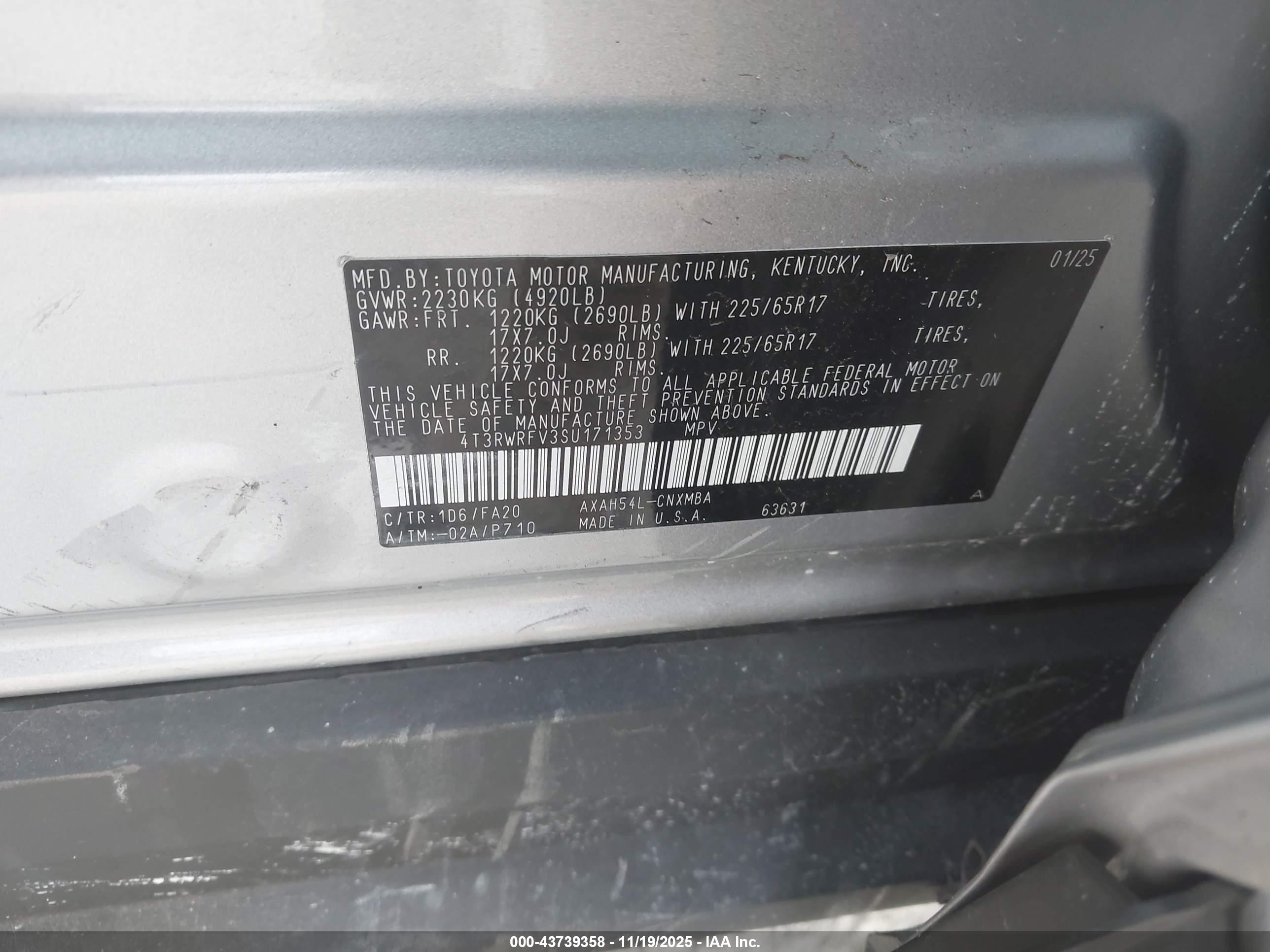 TOYOTA RAV4 image 9
