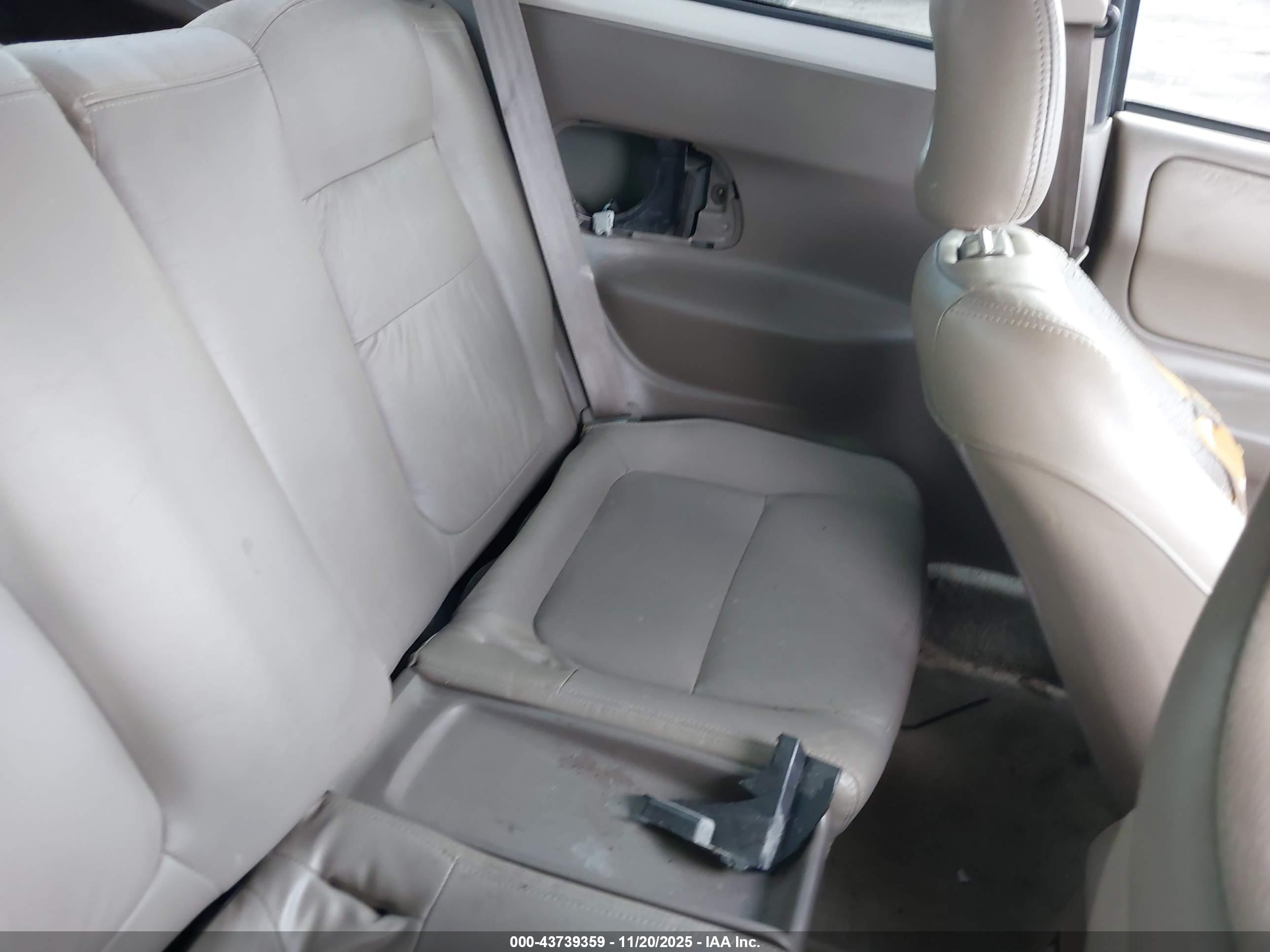 ACURA INTEGRA image 8